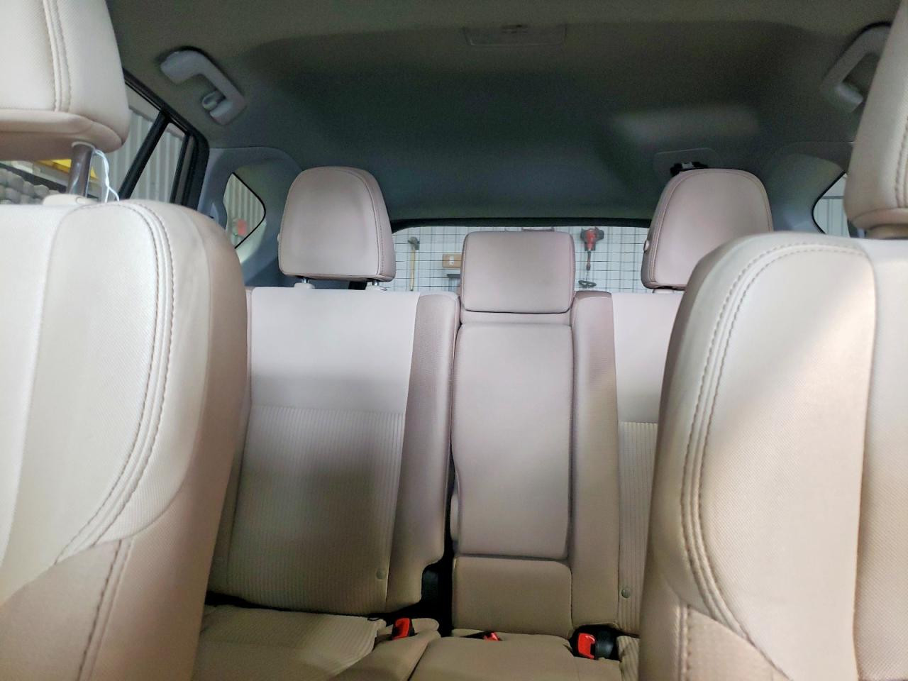 2015 Toyota Rav4 Xle Серебряный vin: 2T3RFREV0FW372490