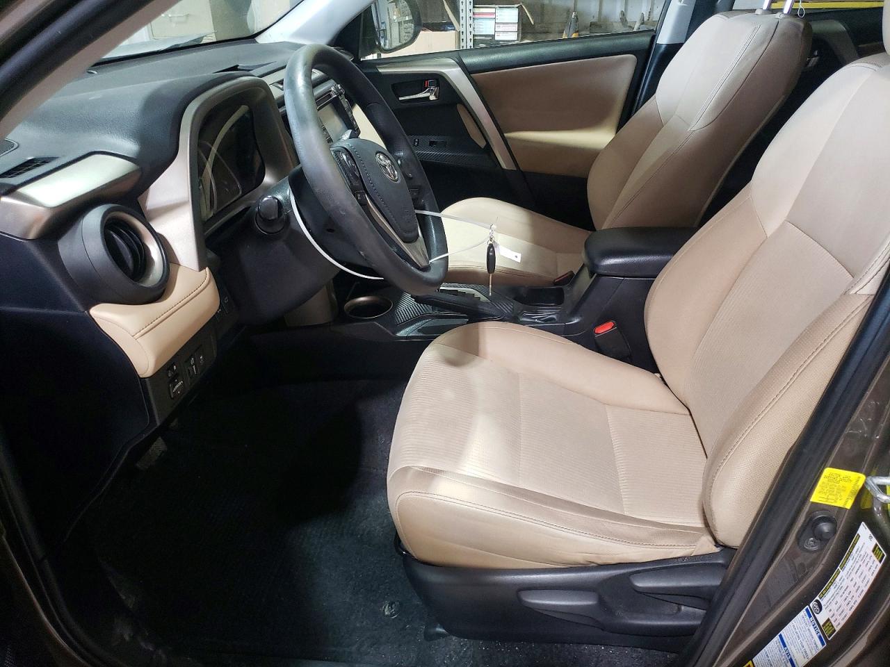 2015 Toyota Rav4 Xle Серебряный vin: 2T3RFREV0FW372490