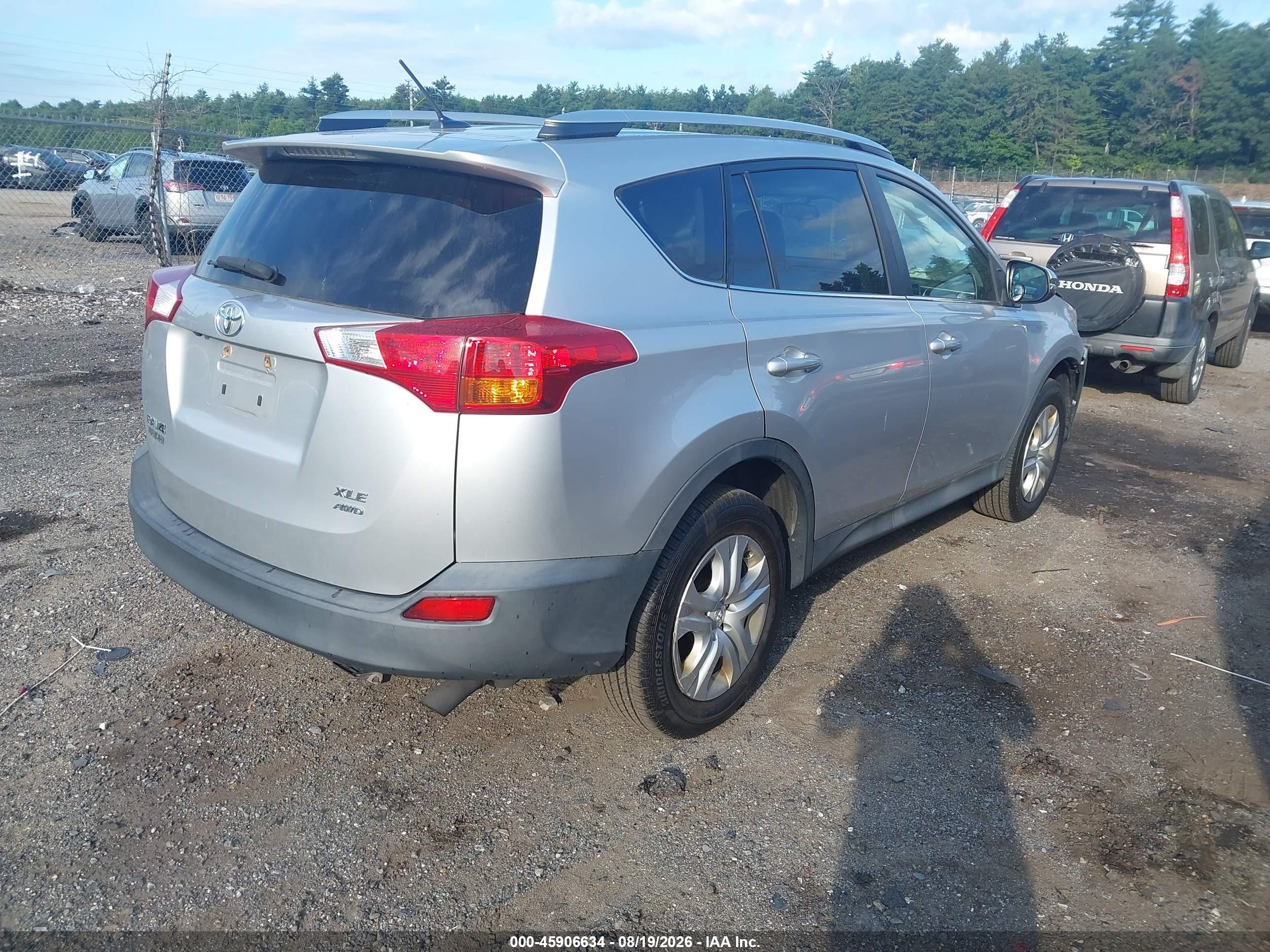 2015 Toyota Rav4 Xle Silver vin: 2T3RFREV0FW375728