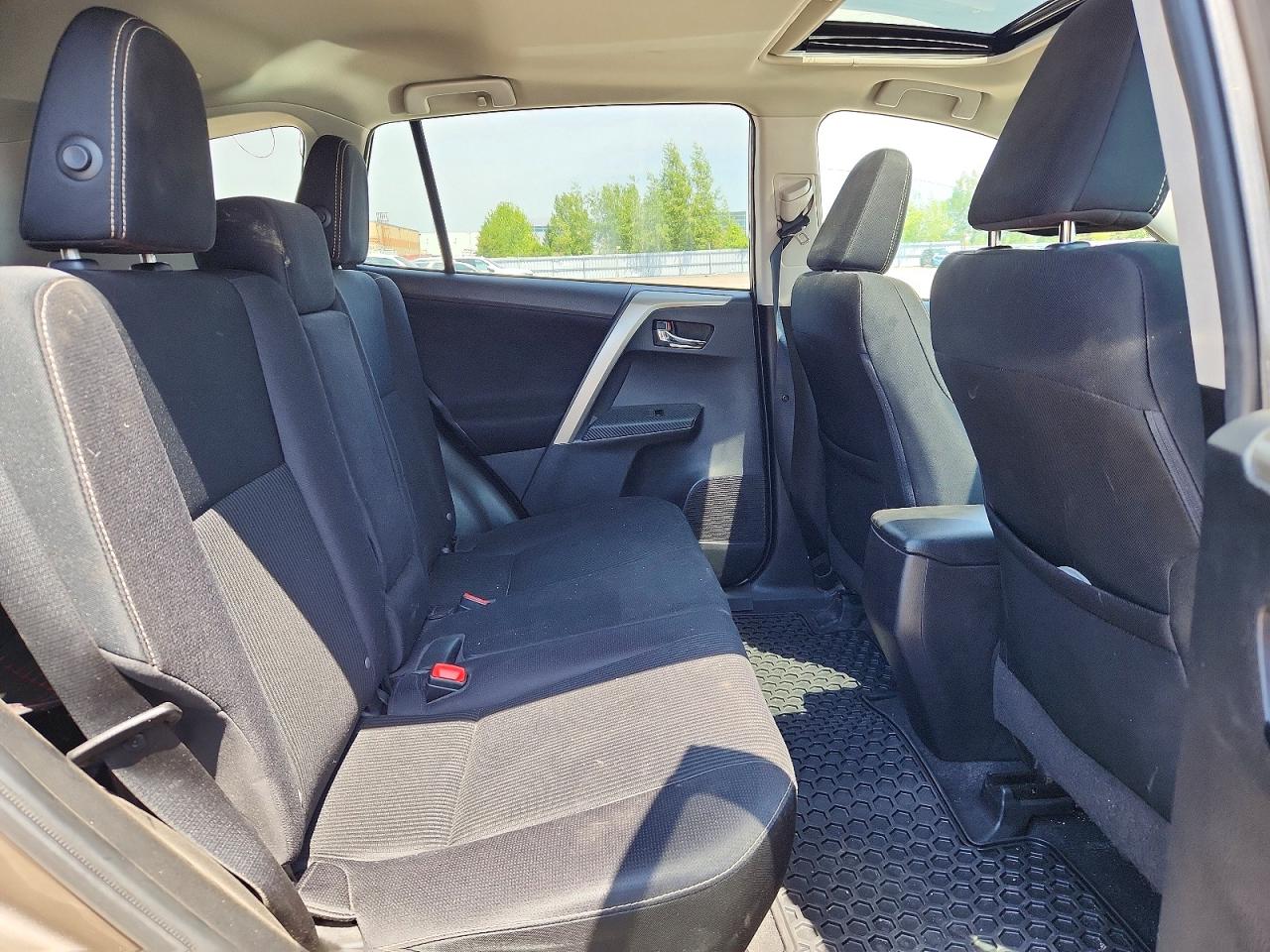 2015 Toyota Rav4 Xle Tan vin: 2T3RFREV0FW383991