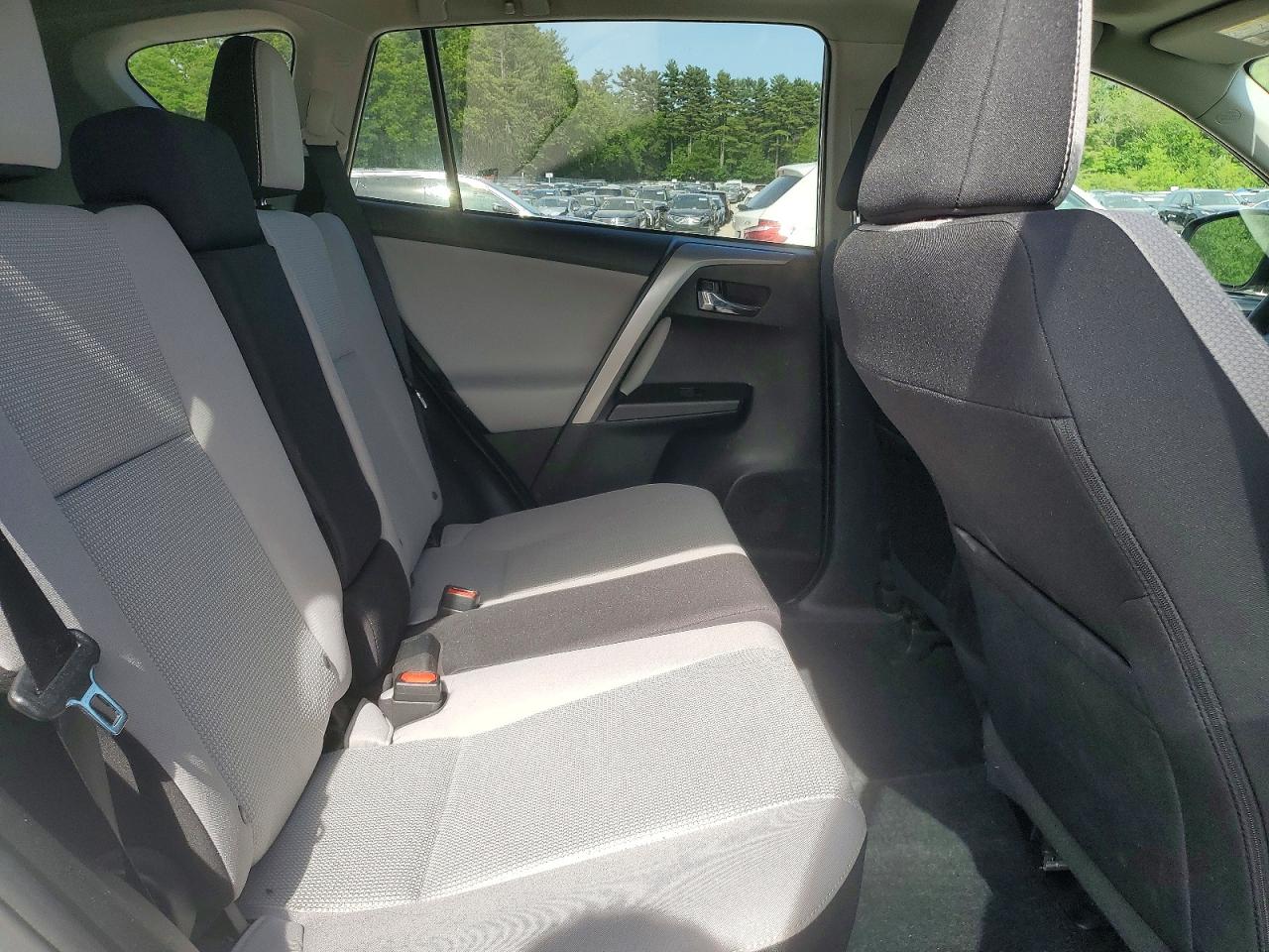 2017 Toyota Rav4 Xle Silver vin: 2T3RFREV0HW694808