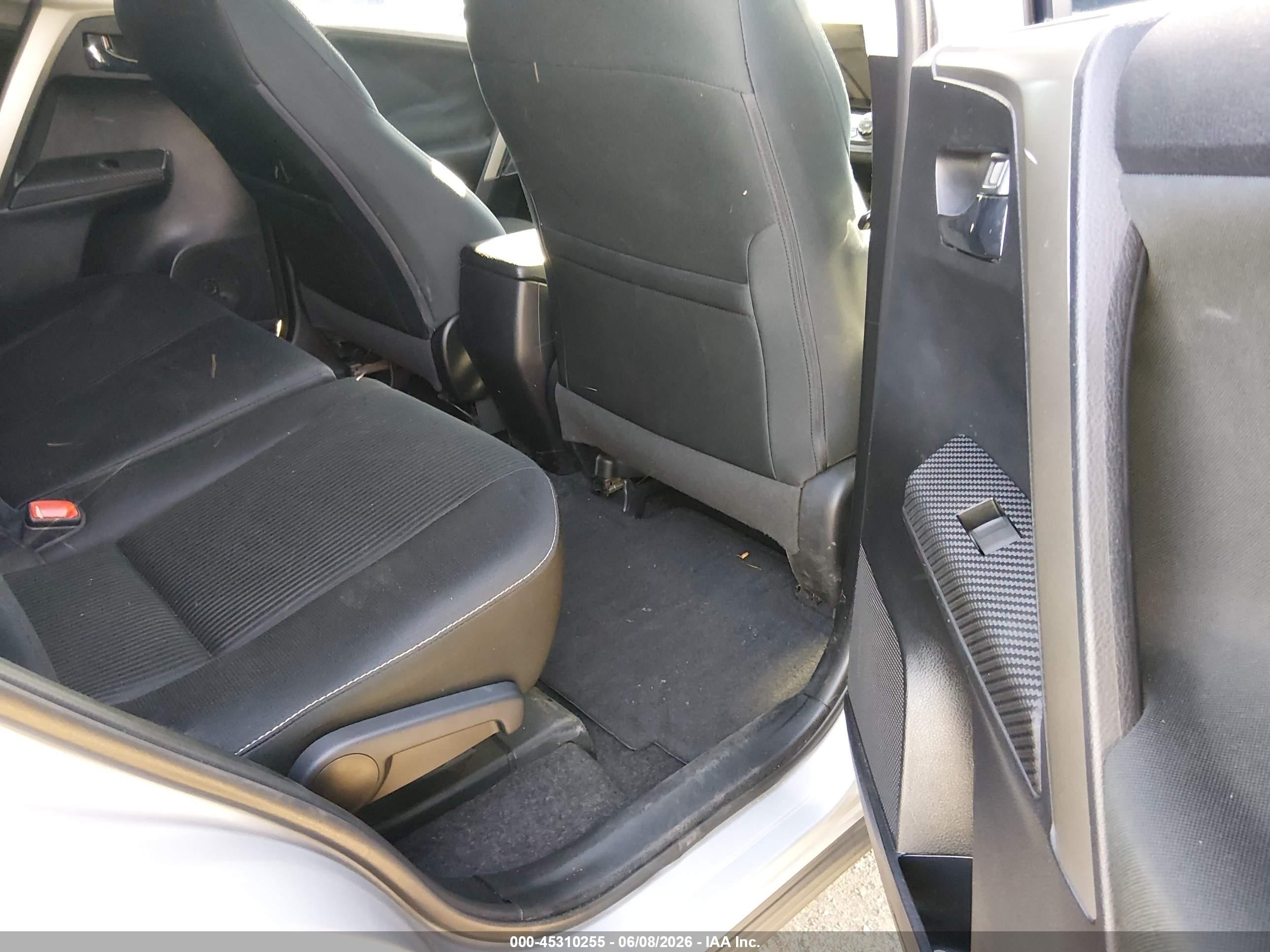2014 Toyota Rav4 Xle Silver vin: 2T3RFREV1EW142164