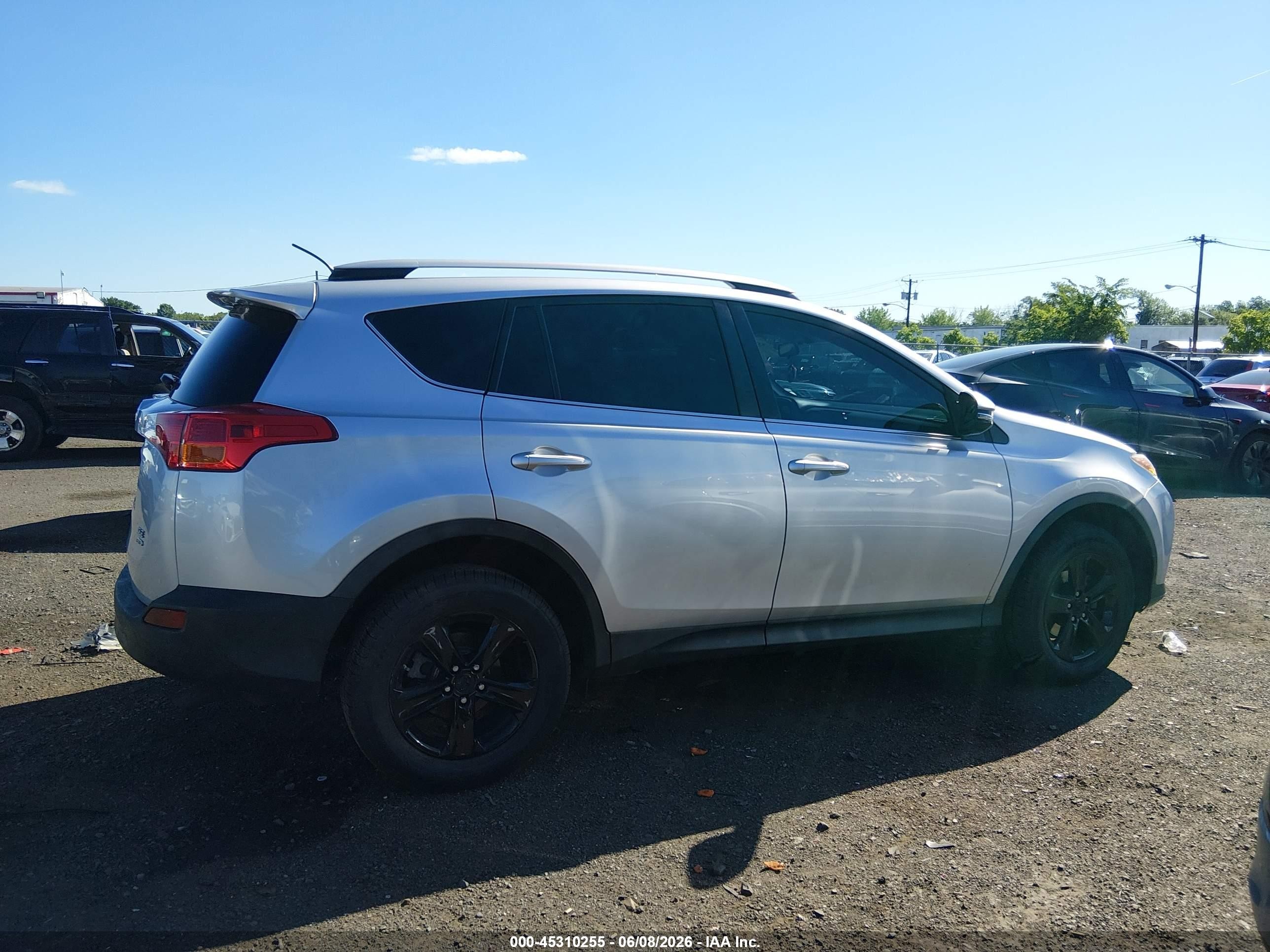 2014 Toyota Rav4 Xle Silver vin: 2T3RFREV1EW142164