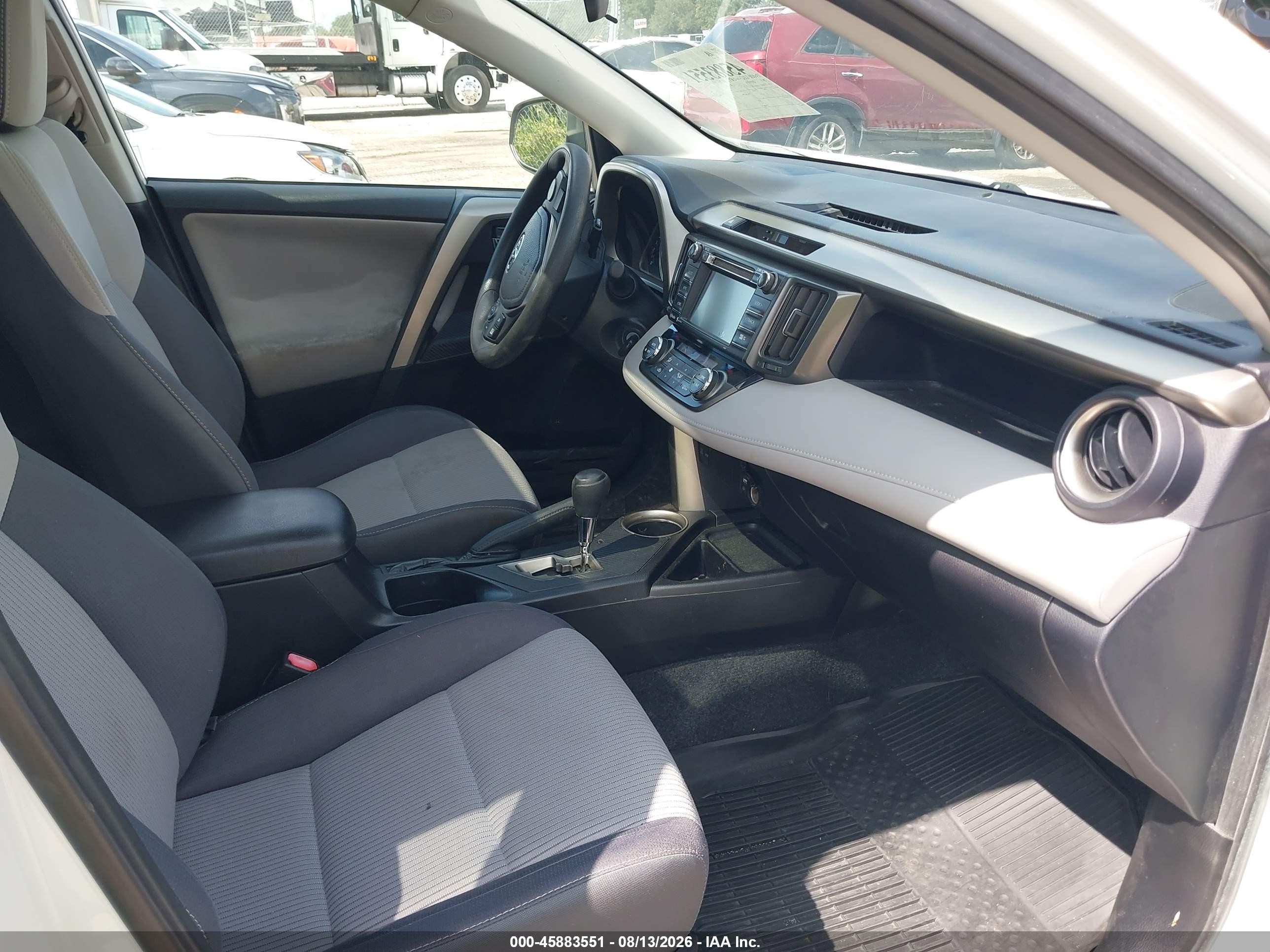 2015 Toyota Rav4 Xle White vin: 2T3RFREV1FW247997
