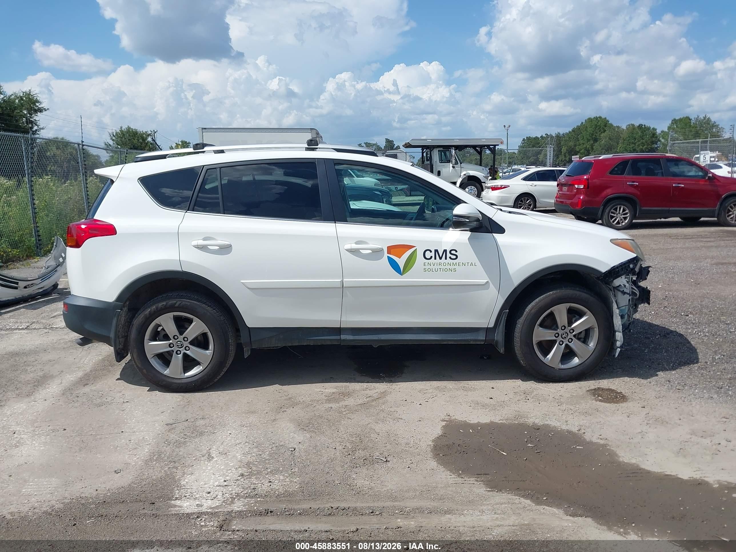 2015 Toyota Rav4 Xle White vin: 2T3RFREV1FW247997
