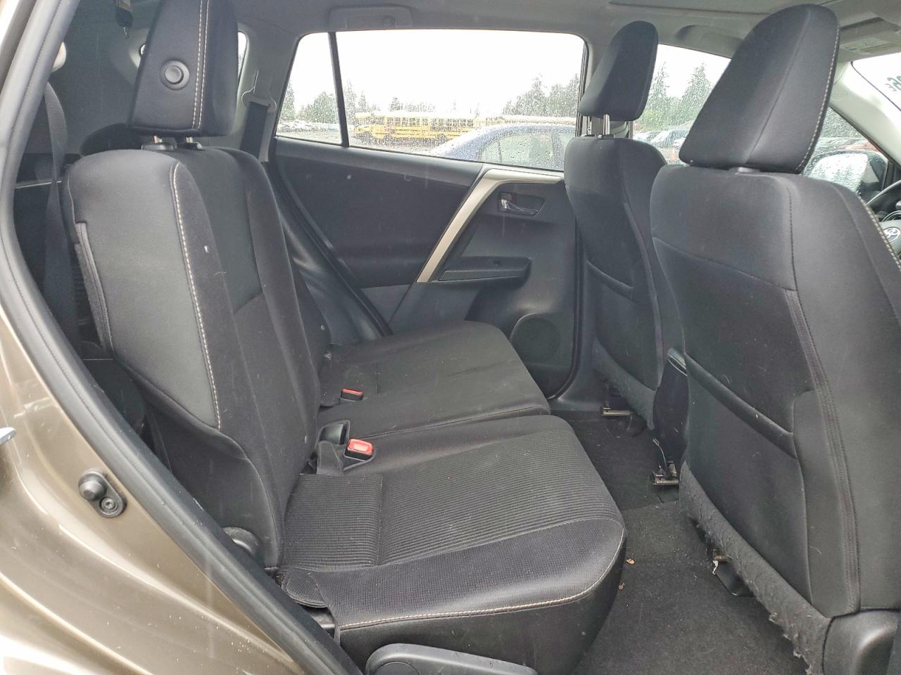 2015 Toyota Rav4 Xle Tan vin: 2T3RFREV1FW266579