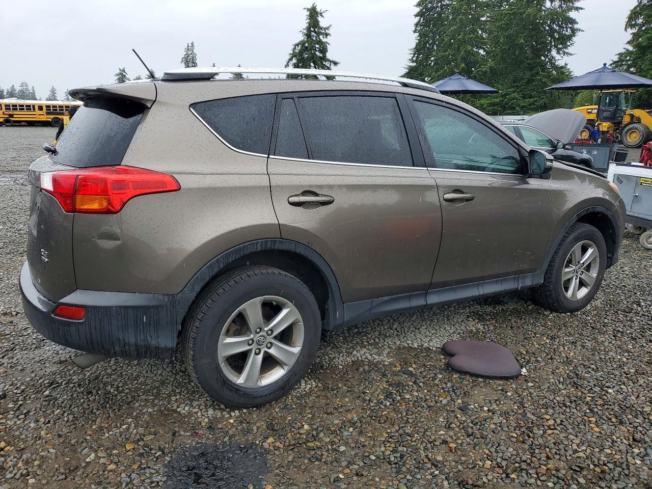 2015 Toyota Rav4 Xle Tan vin: 2T3RFREV1FW266579