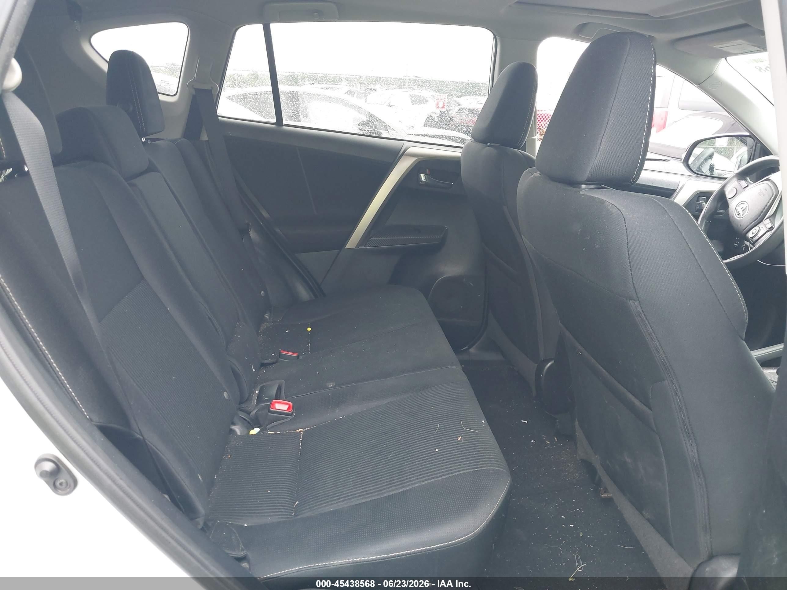 2015 Toyota Rav4 Xle Серебряный vin: 2T3RFREV1FW327249