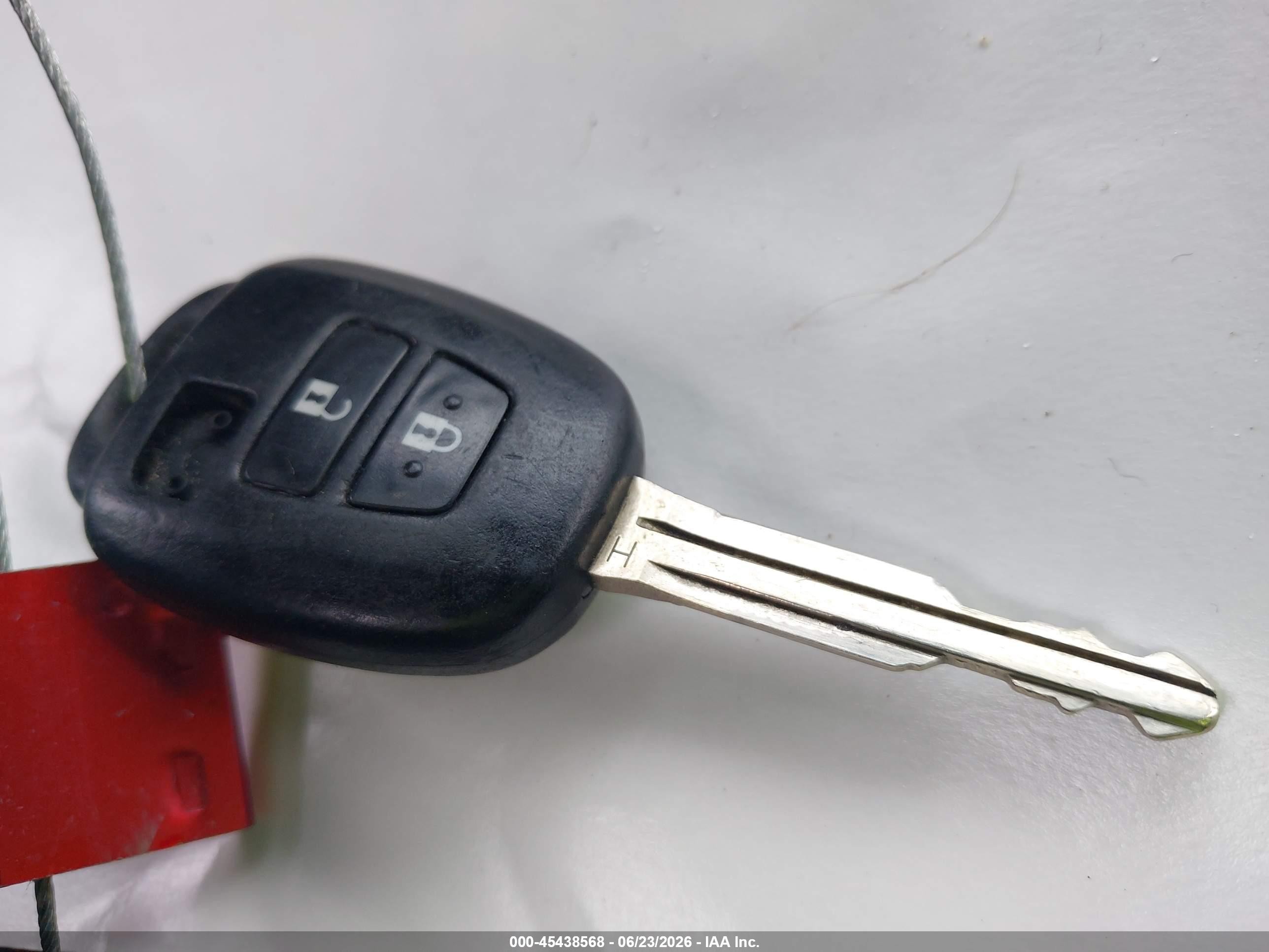 2015 Toyota Rav4 Xle Серебряный vin: 2T3RFREV1FW327249