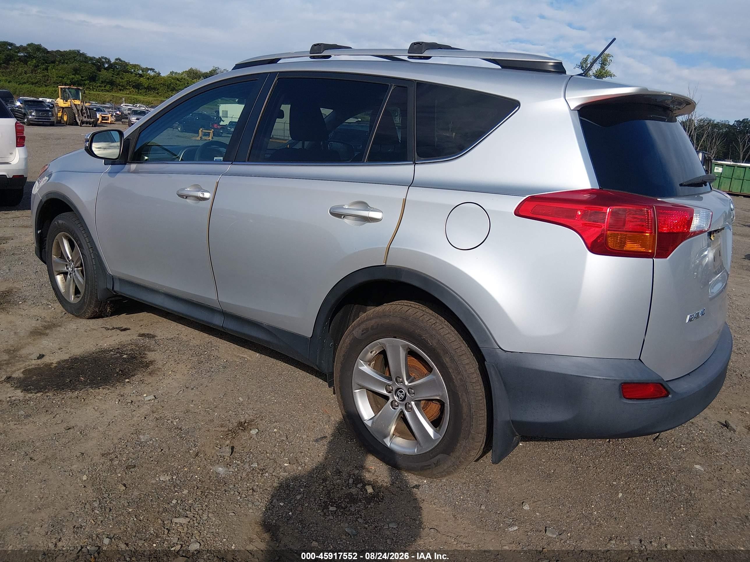 2015 Toyota Rav4 Xle Silver vin: 2T3RFREV1FW328272