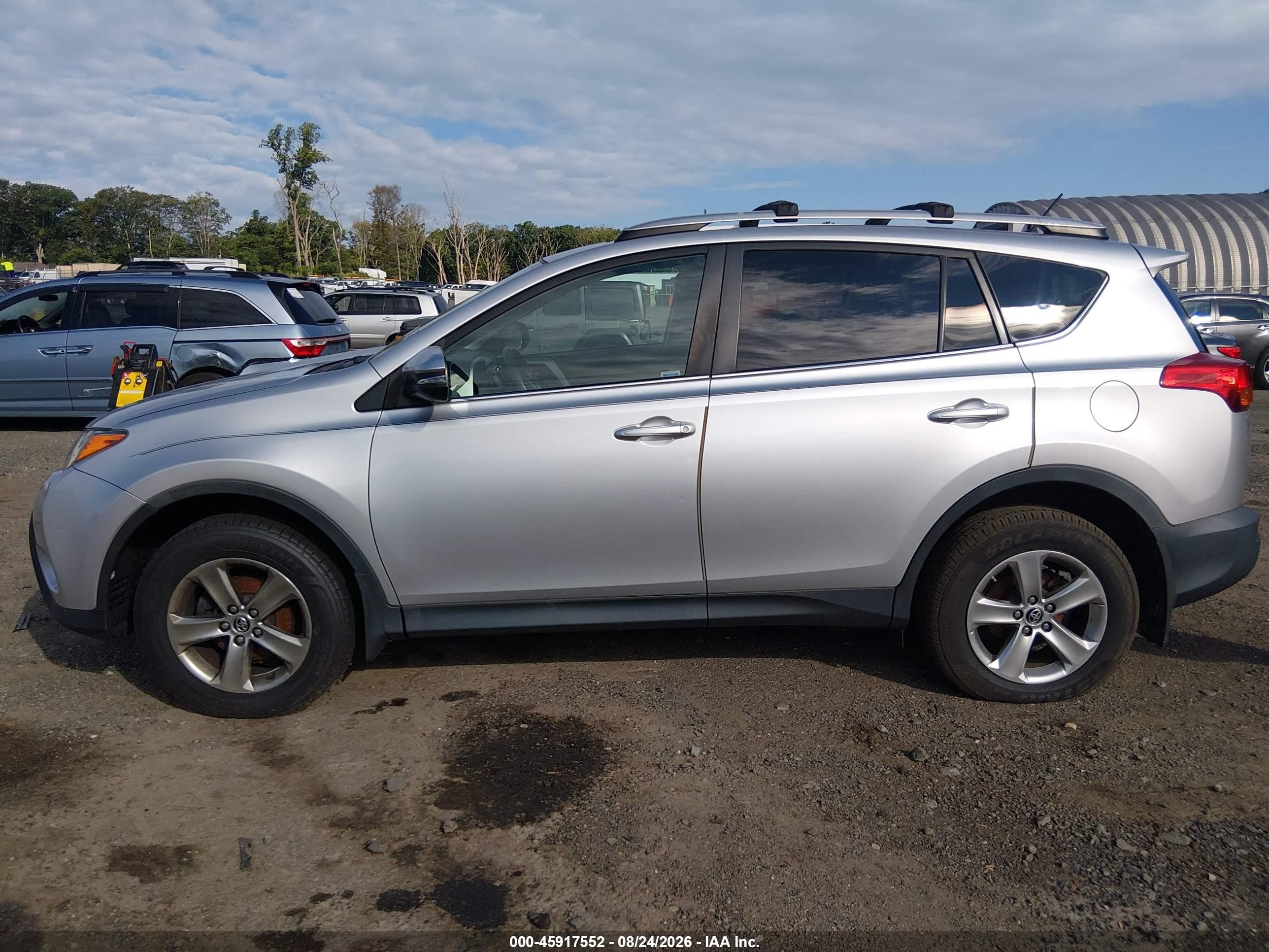 2015 Toyota Rav4 Xle Silver vin: 2T3RFREV1FW328272