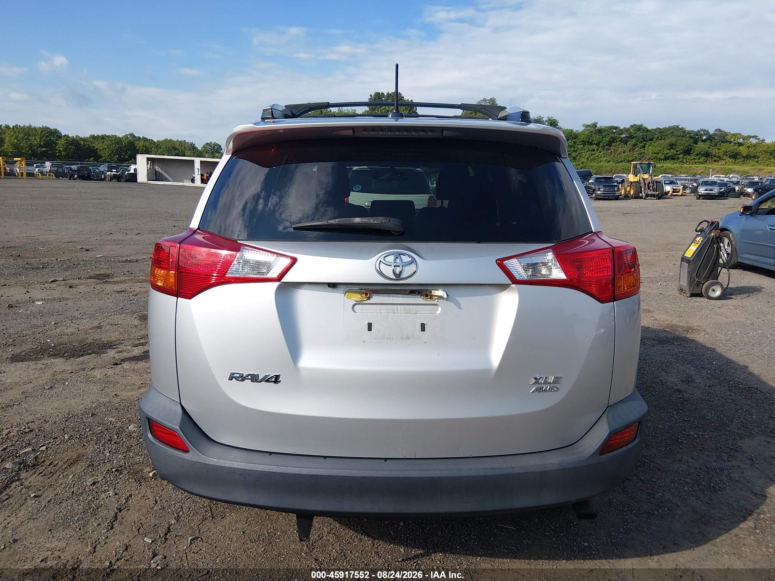 2015 Toyota Rav4 Xle Silver vin: 2T3RFREV1FW328272