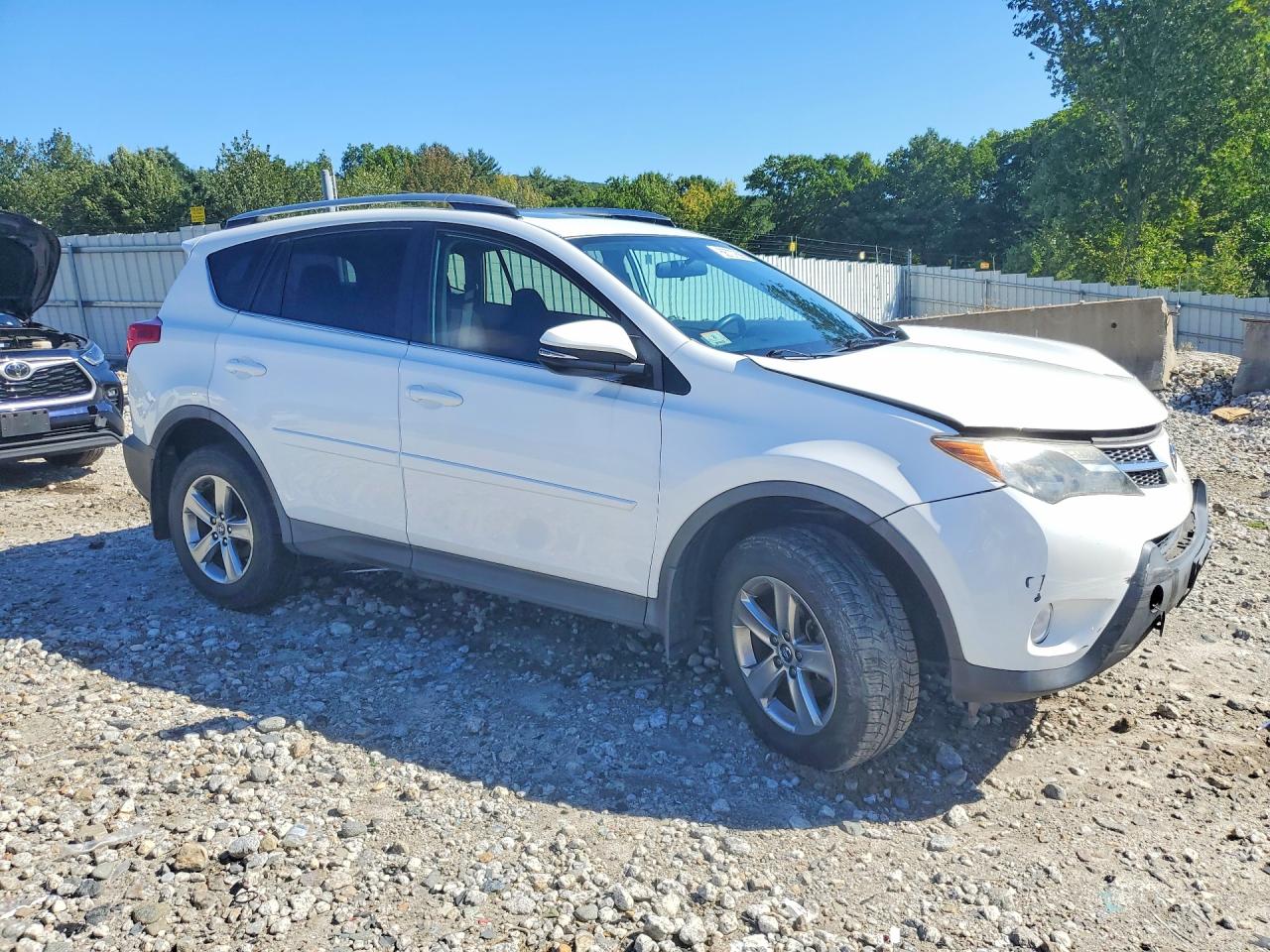 2015 Toyota Rav4 Xle White vin: 2T3RFREV1FW356511