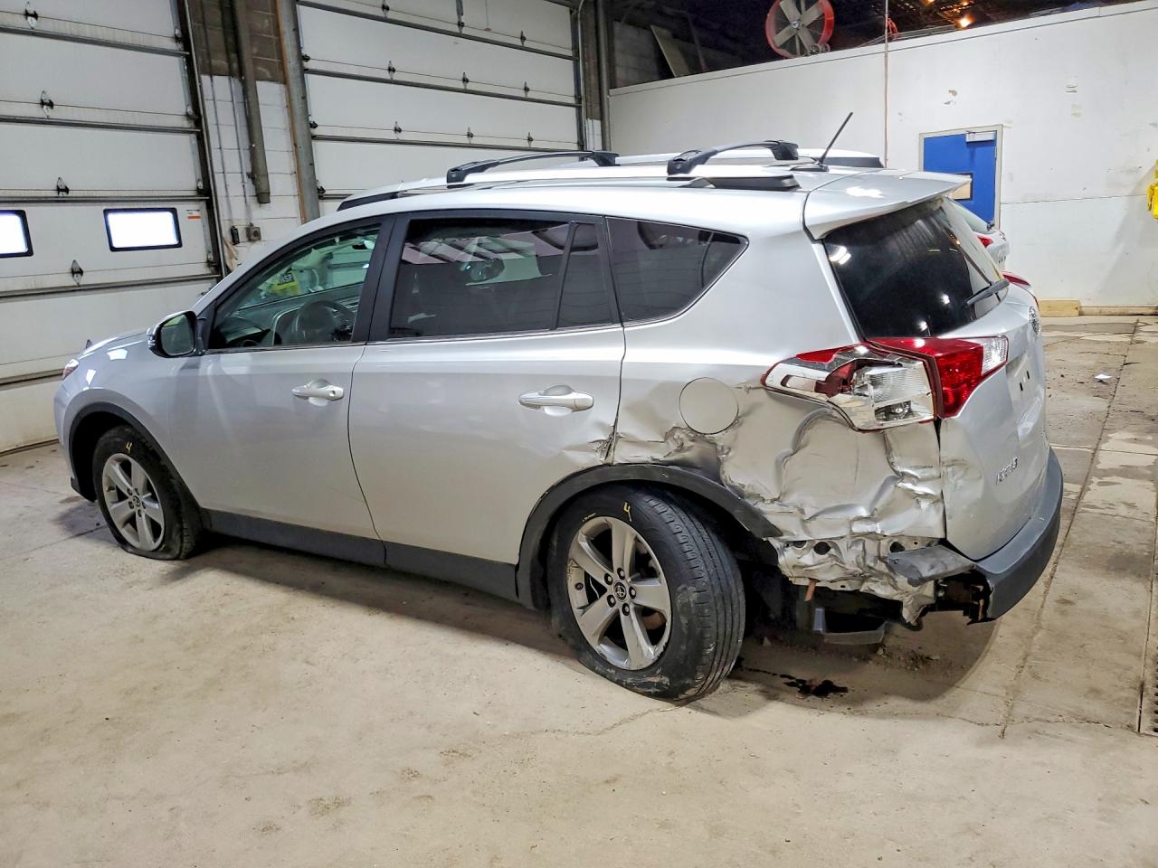 2015 Toyota Rav4 Xle Silver vin: 2T3RFREV1FW406503