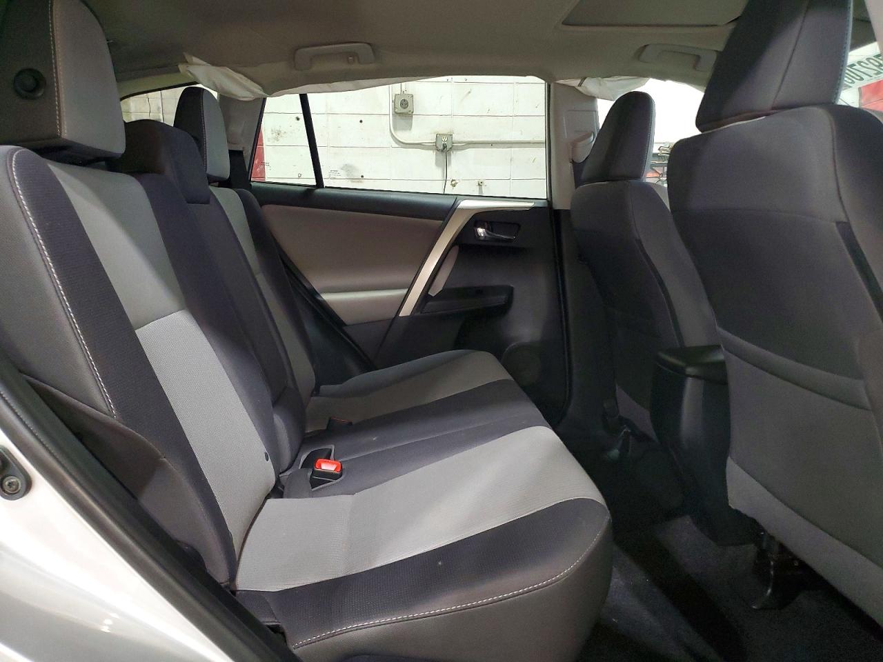 2015 Toyota Rav4 Xle Silver vin: 2T3RFREV1FW406503