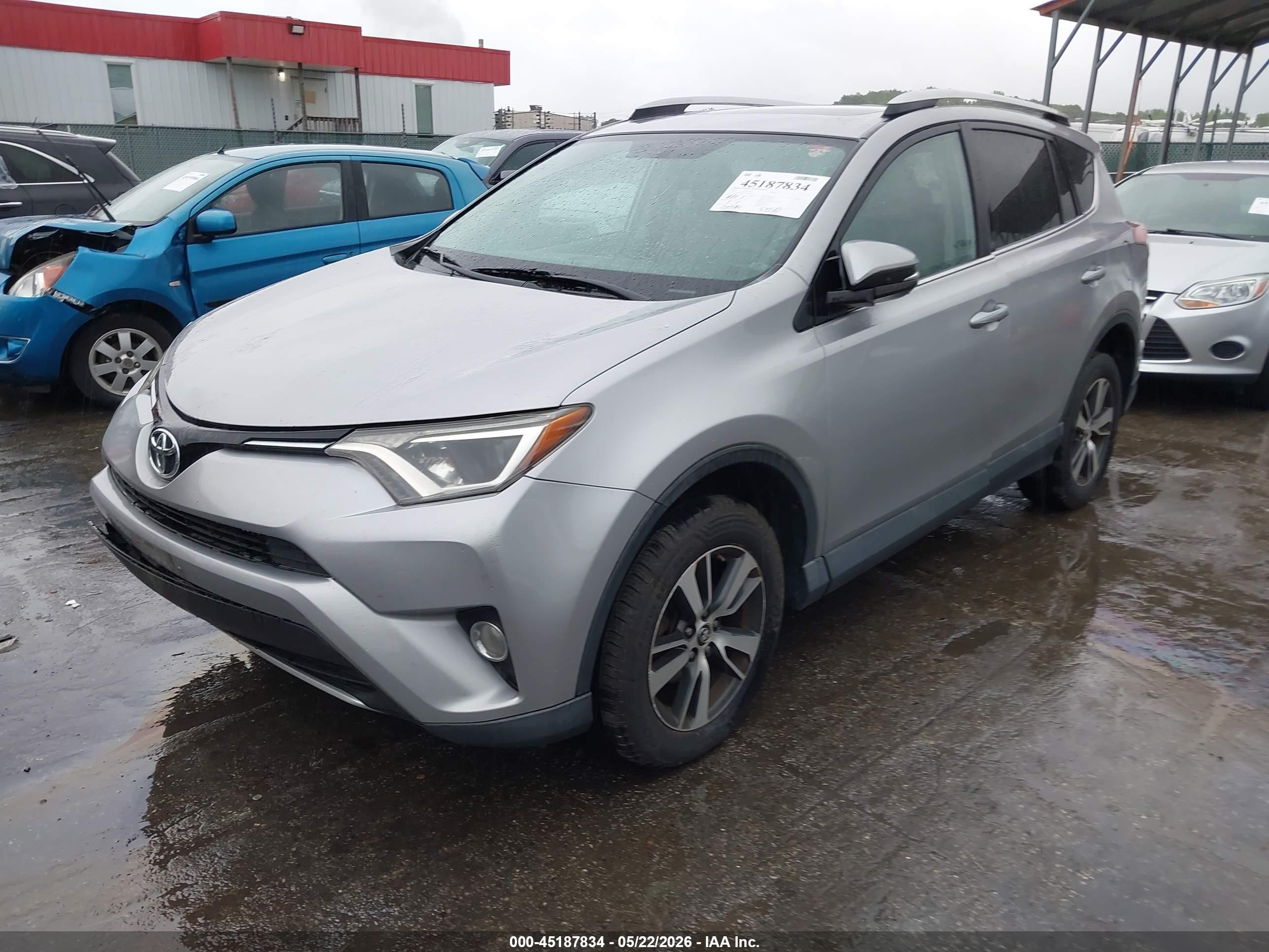 2016 Toyota Rav4 Xle Silver vin: 2T3RFREV1GW506926