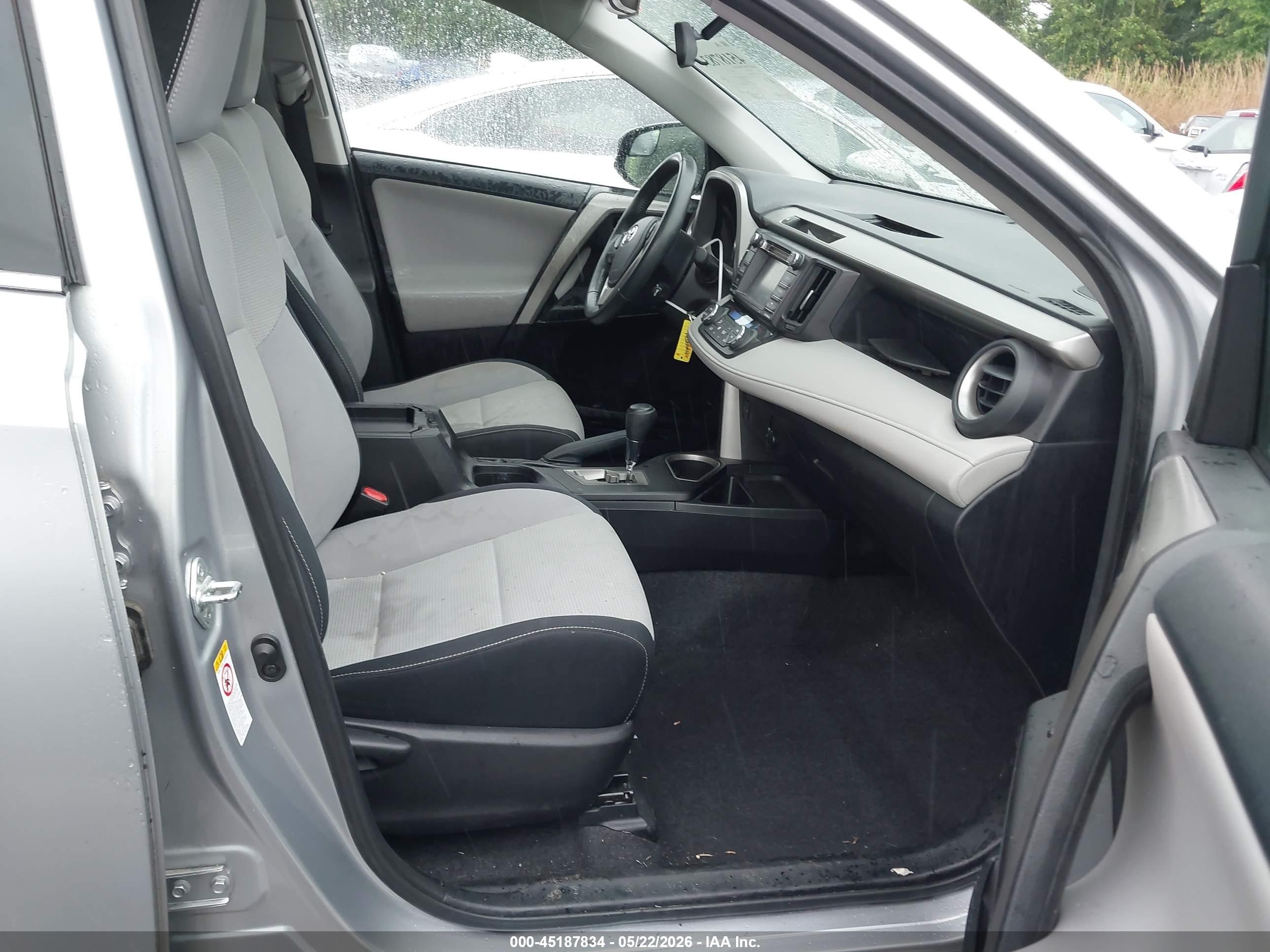 2016 Toyota Rav4 Xle Silver vin: 2T3RFREV1GW506926