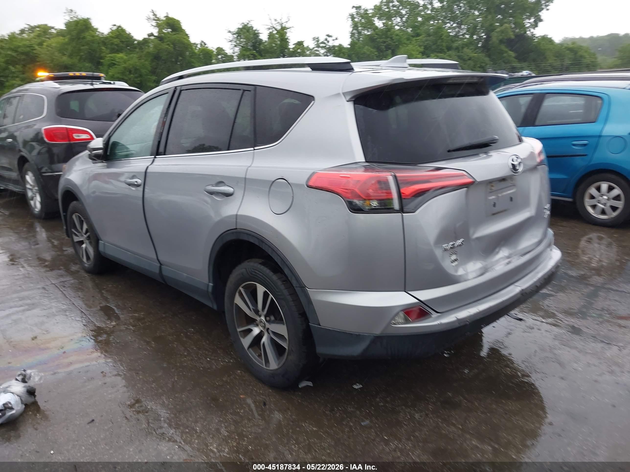 2016 Toyota Rav4 Xle Silver vin: 2T3RFREV1GW506926
