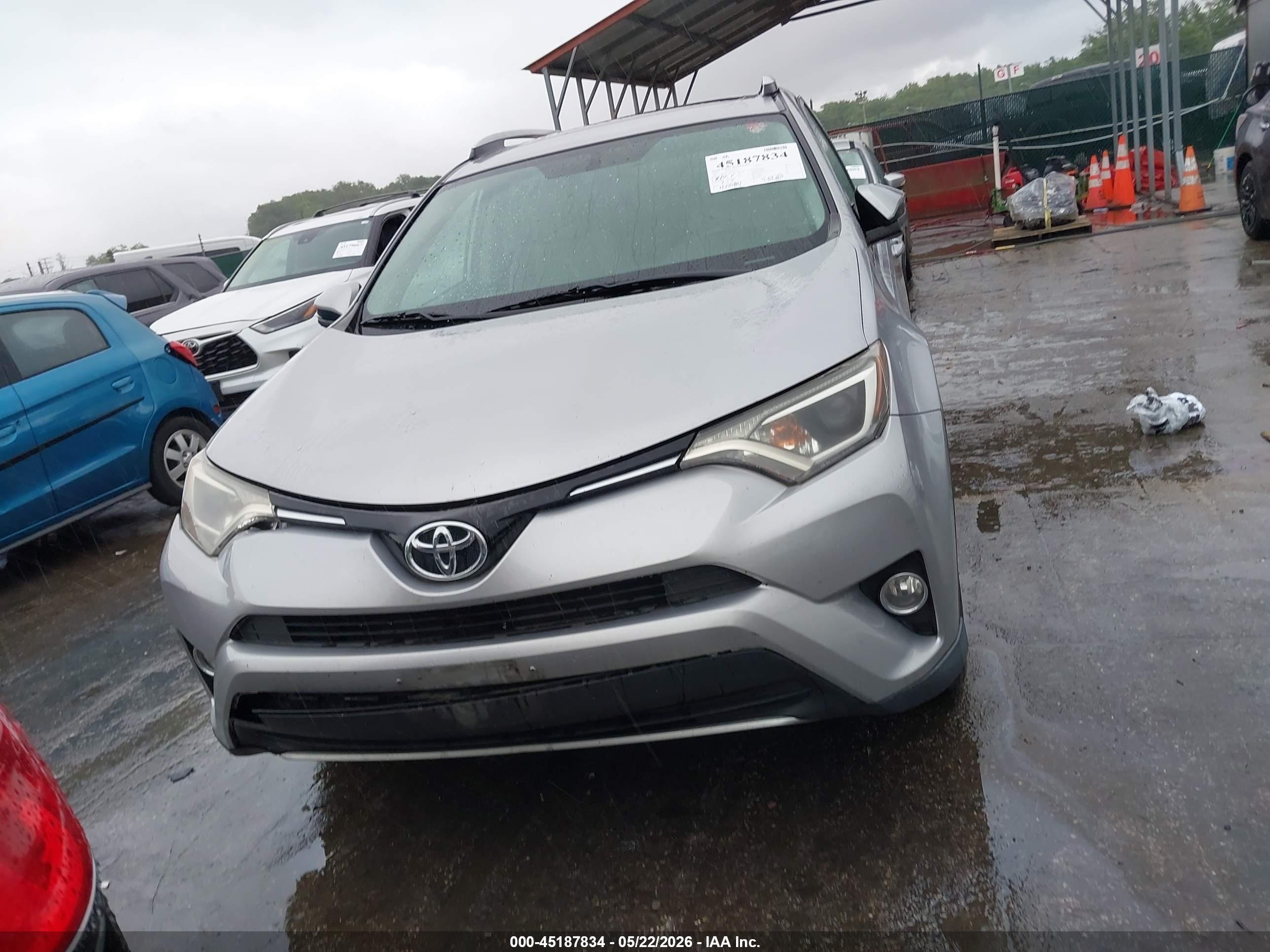 2016 Toyota Rav4 Xle Silver vin: 2T3RFREV1GW506926