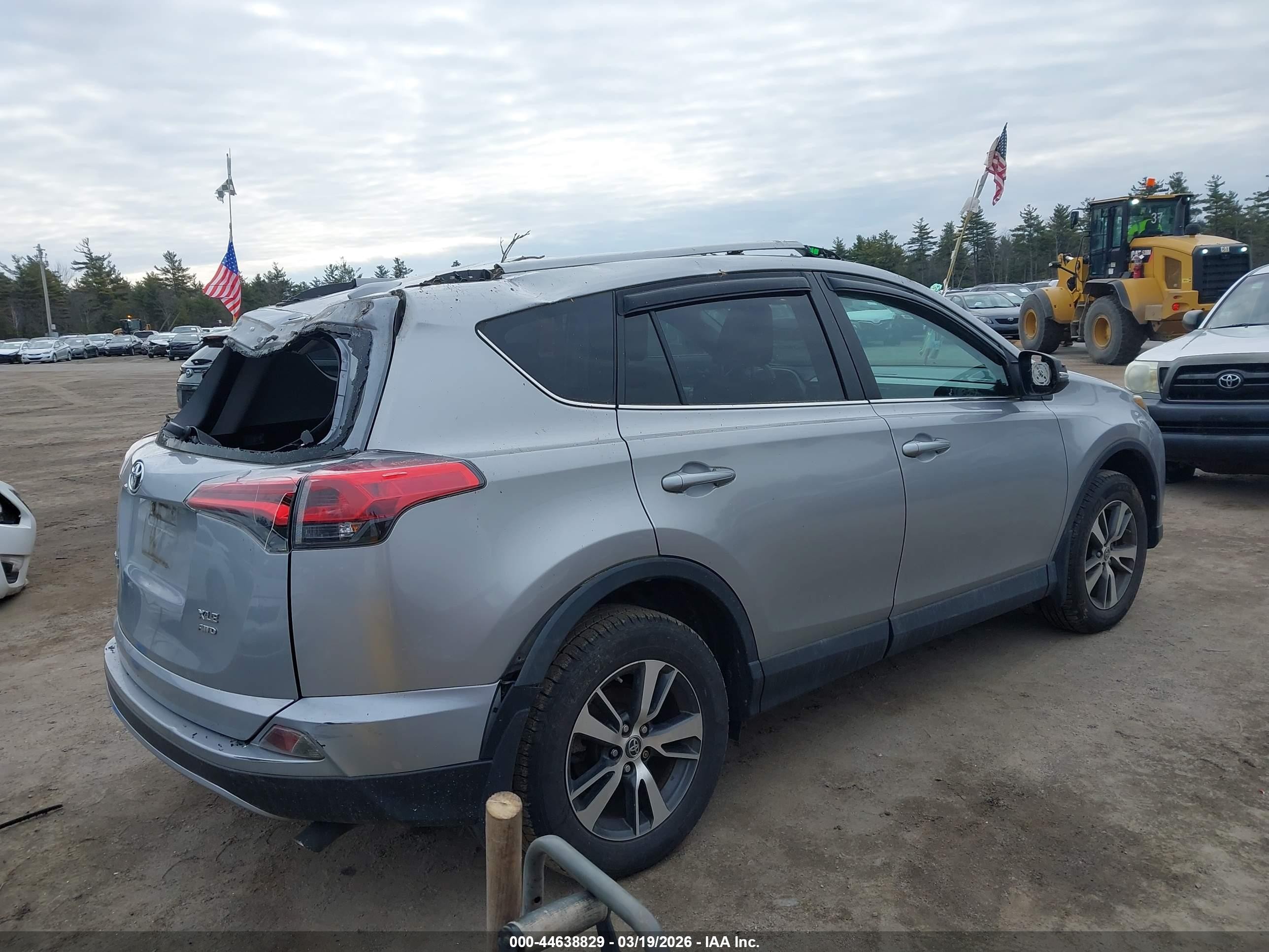 2017 Toyota Rav4 Xle Silver vin: 2T3RFREV1HW659226
