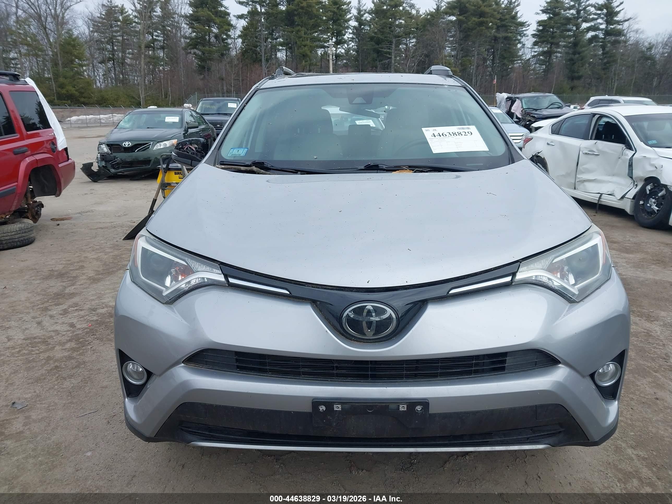 2017 Toyota Rav4 Xle Silver vin: 2T3RFREV1HW659226