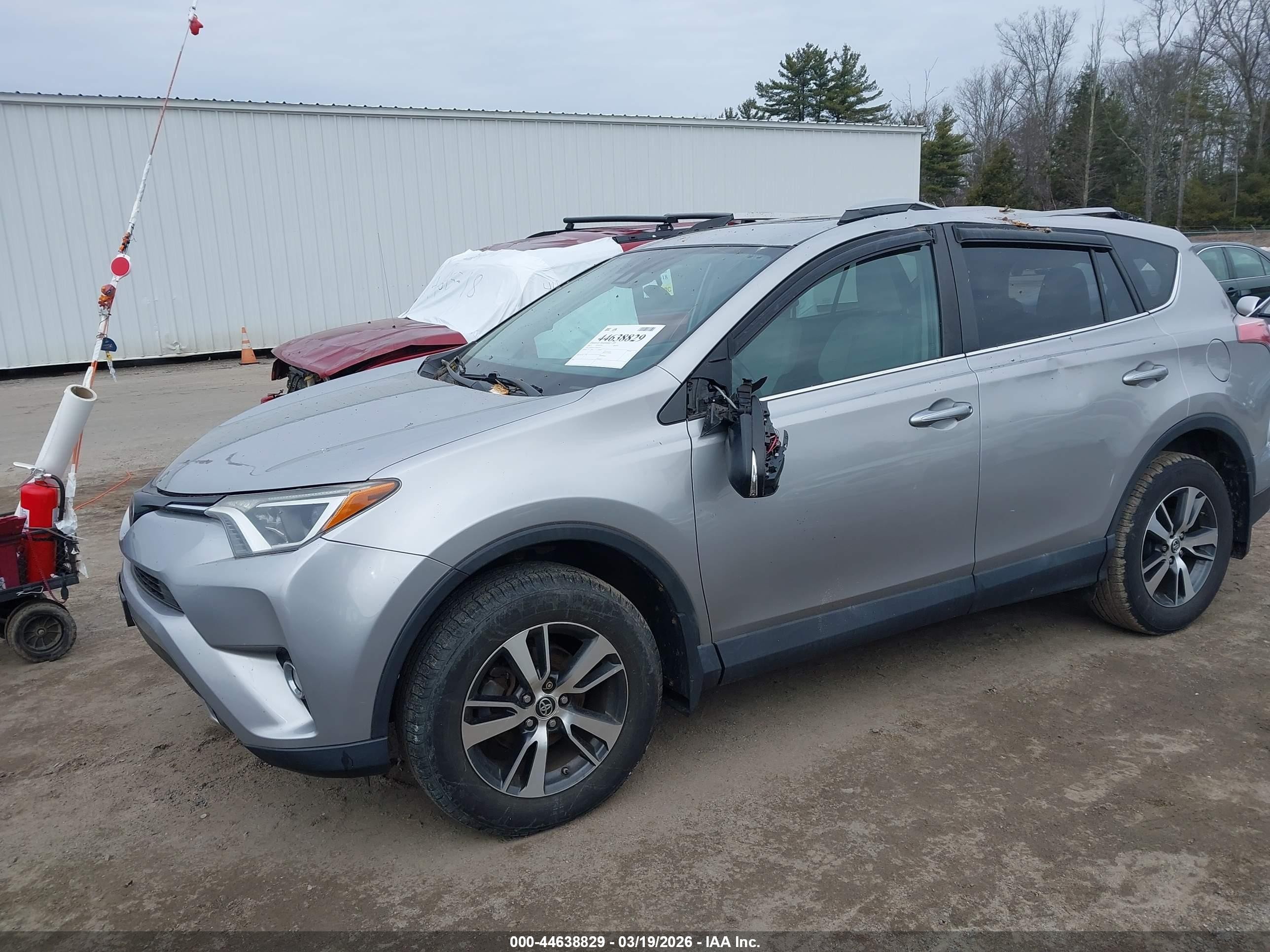 2017 Toyota Rav4 Xle Silver vin: 2T3RFREV1HW659226