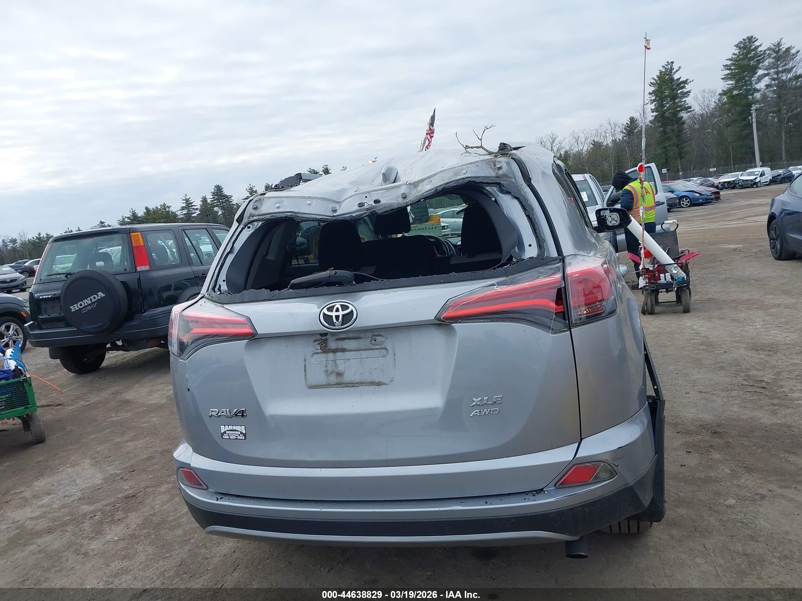 2017 Toyota Rav4 Xle Silver vin: 2T3RFREV1HW659226
