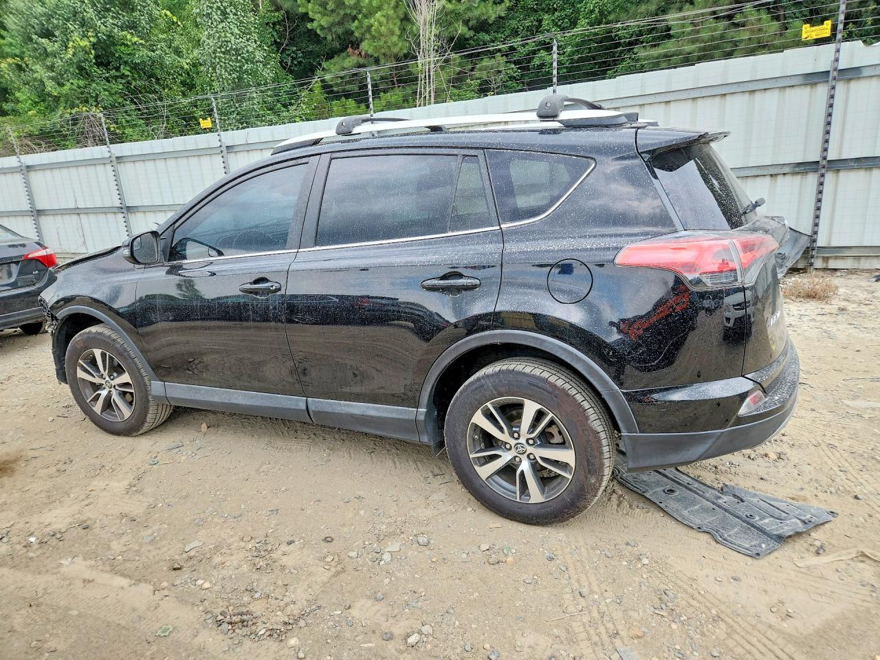 2018 Toyota Rav4 Xle Black vin: 2T3RFREV1JW808675