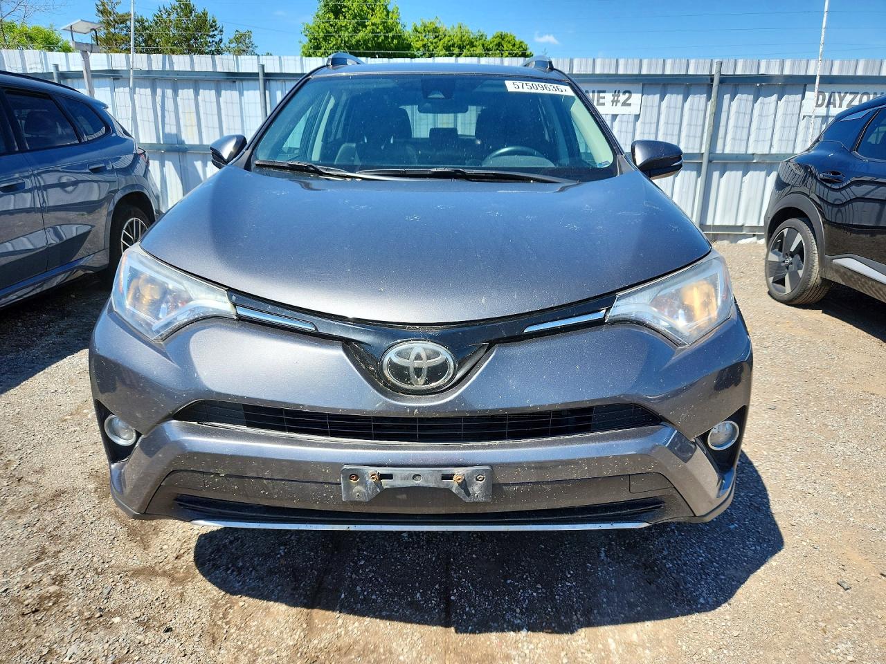 2018 Toyota Rav4 Xle Gray vin: 2T3RFREV1JW851719