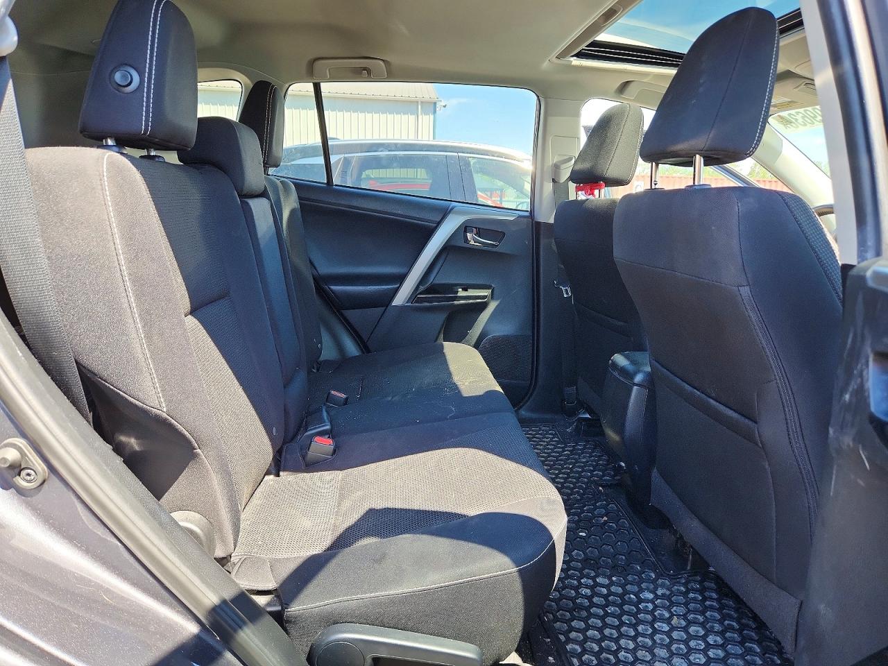 2018 Toyota Rav4 Xle Gray vin: 2T3RFREV1JW851719