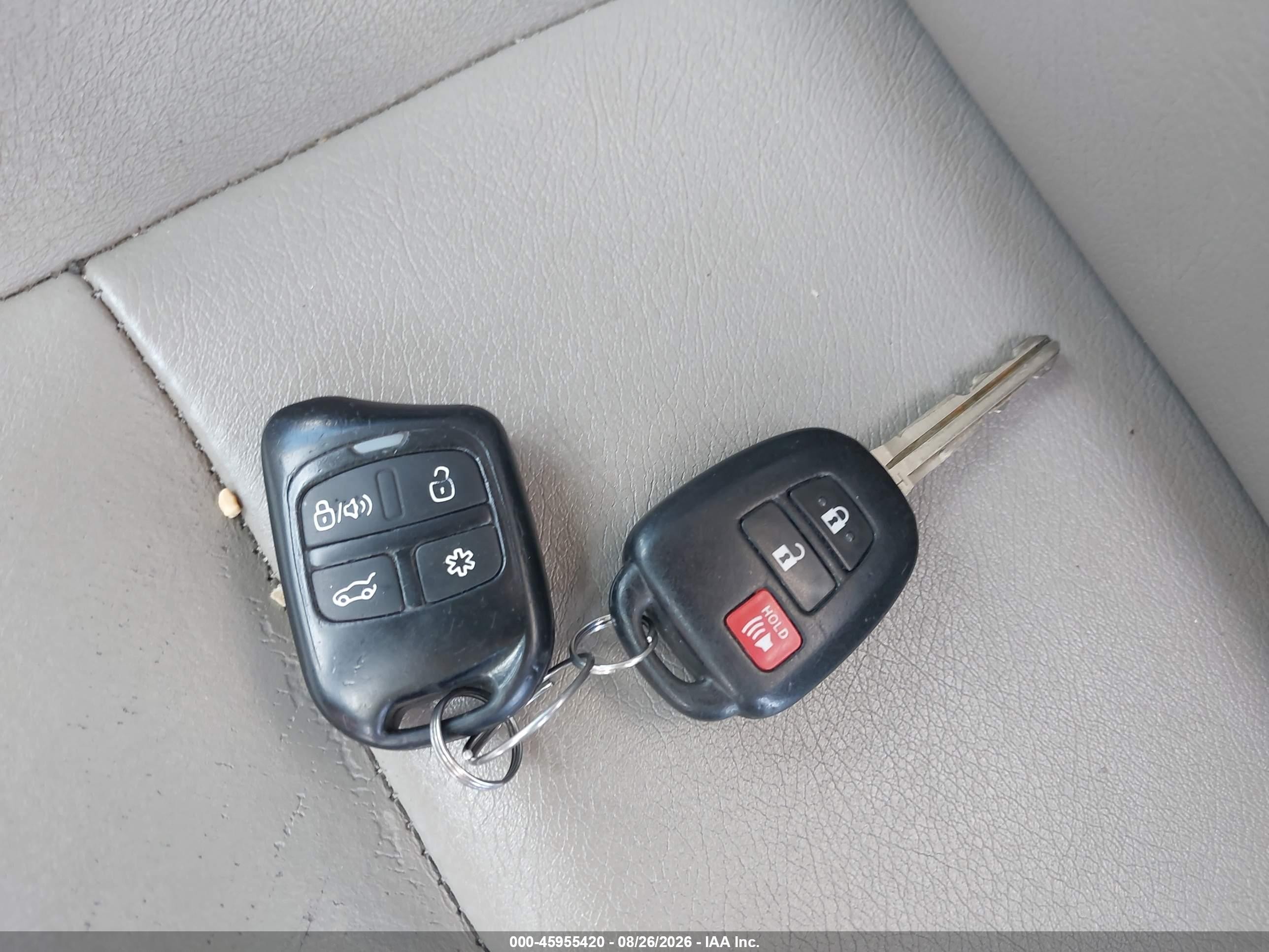 2013 Toyota Rav4 Xle Серый vin: 2T3RFREV2DW026700