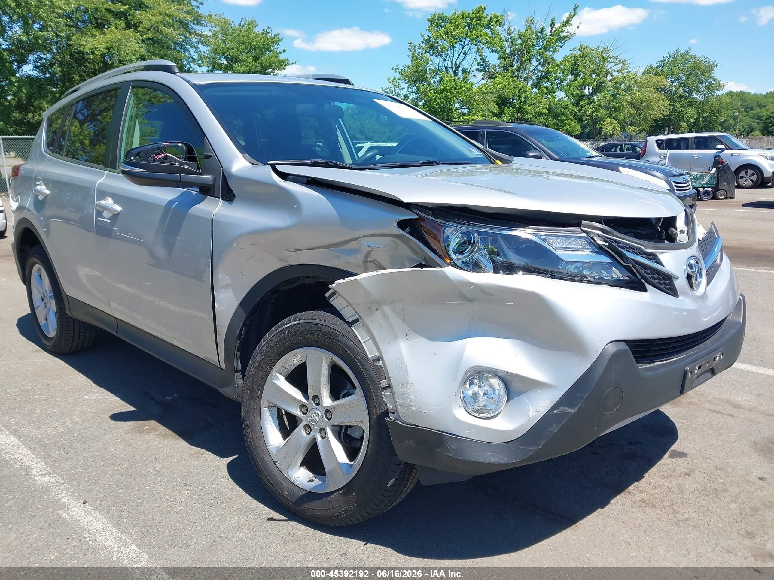 2013 Toyota Rav4 Xle Серебряный vin: 2T3RFREV2DW067053