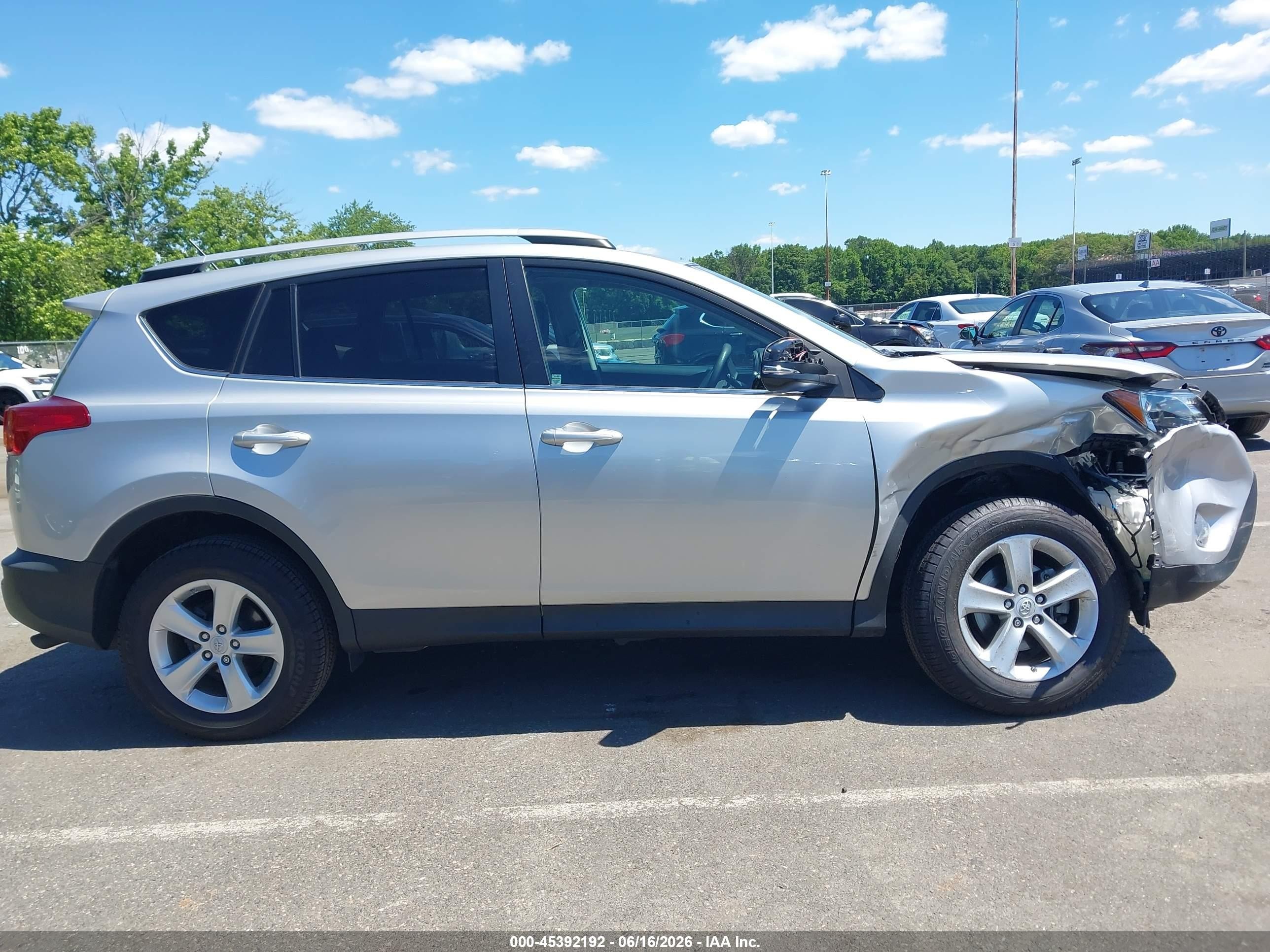 2013 Toyota Rav4 Xle Silver vin: 2T3RFREV2DW067053