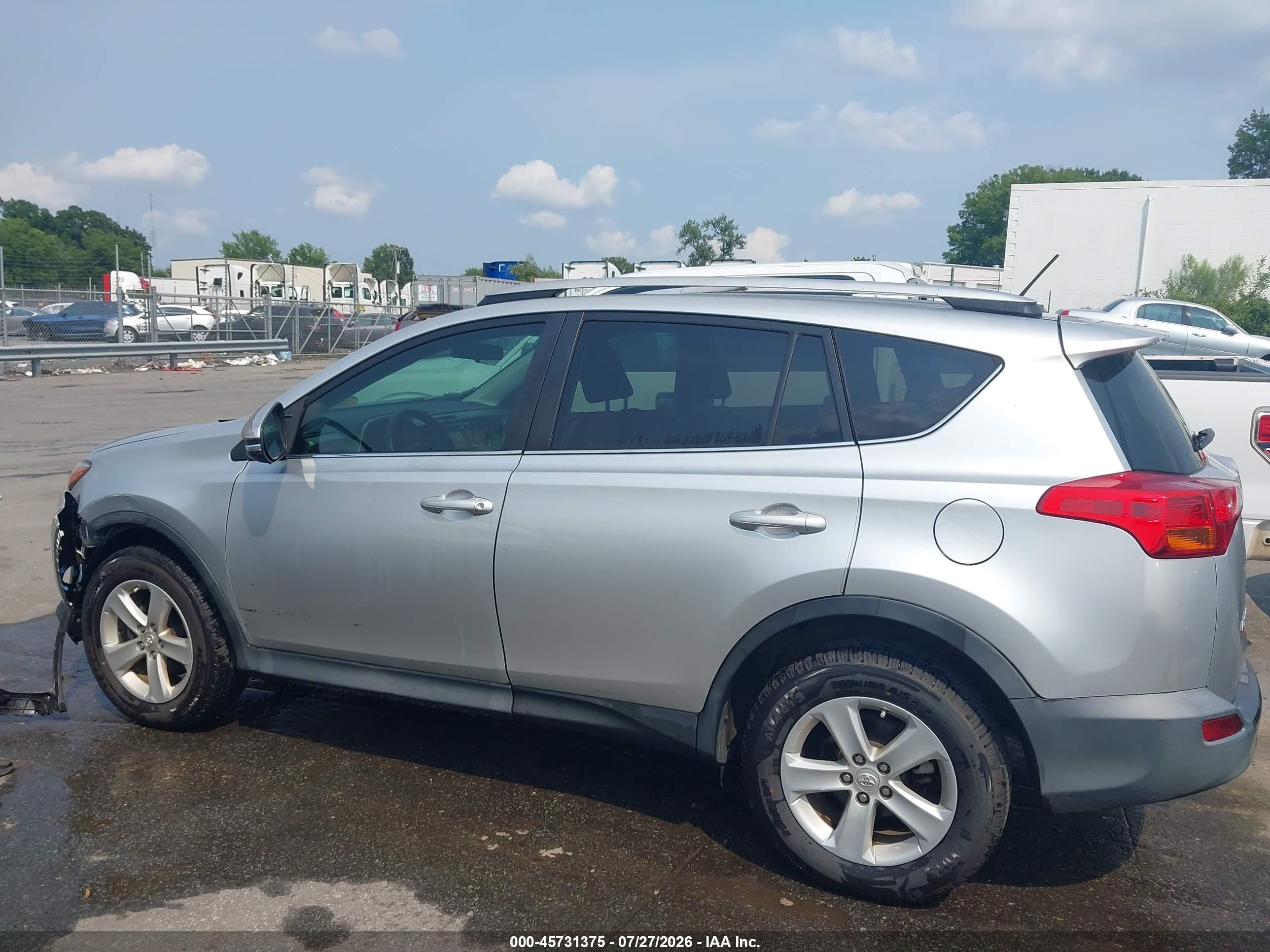 2014 Toyota Rav4 Xle Silver vin: 2T3RFREV2EW158678