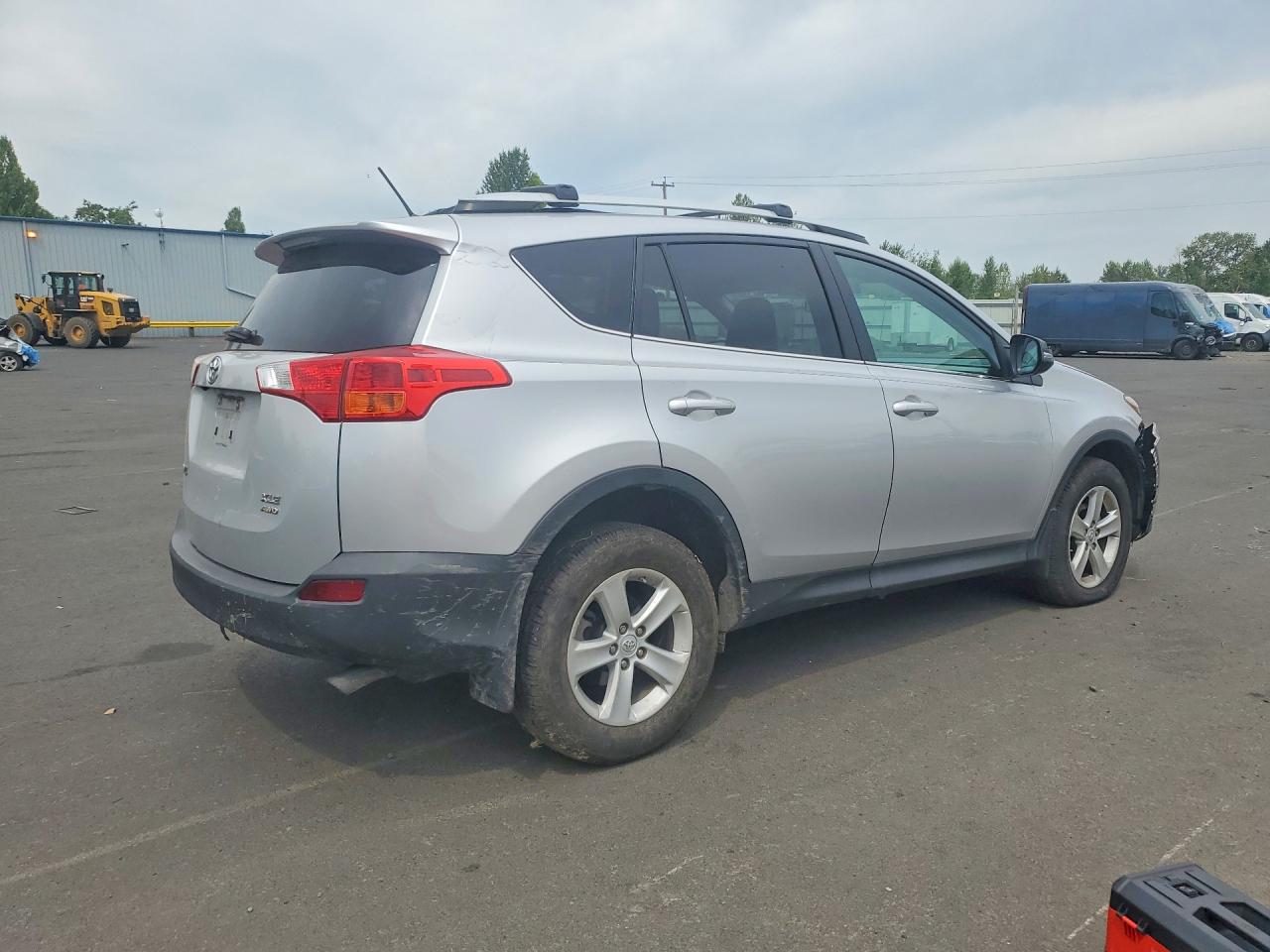 2014 Toyota Rav4 Xle Silver vin: 2T3RFREV2EW180325