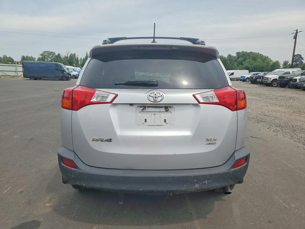 2014 Toyota Rav4 Xle Silver vin: 2T3RFREV2EW180325