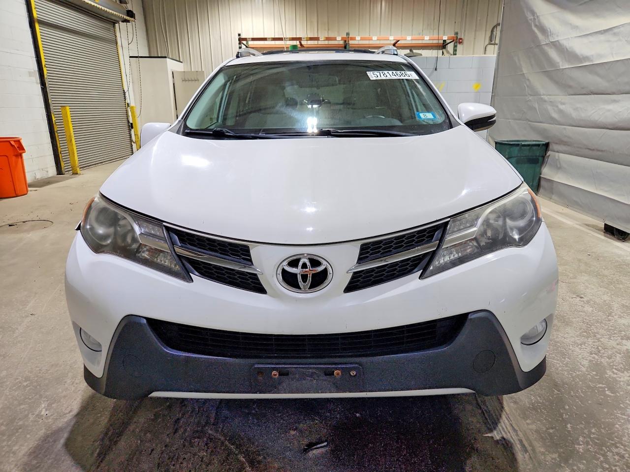 2014 Toyota Rav4 Xle White vin: 2T3RFREV2EW182902