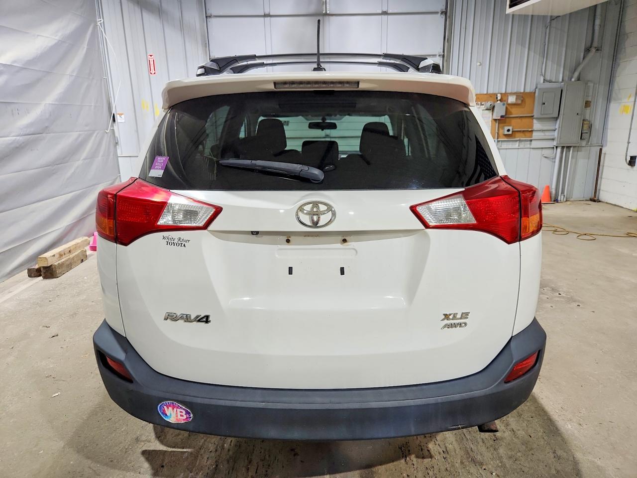 2014 Toyota Rav4 Xle White vin: 2T3RFREV2EW182902