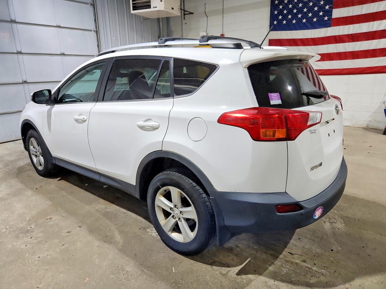 2014 Toyota Rav4 Xle White vin: 2T3RFREV2EW182902