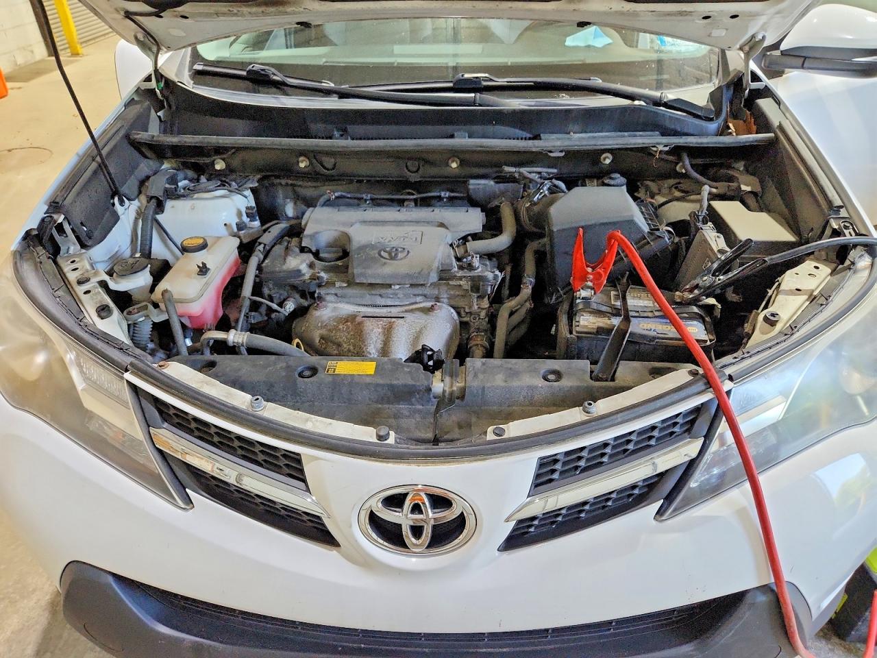 2014 Toyota Rav4 Xle White vin: 2T3RFREV2EW182902