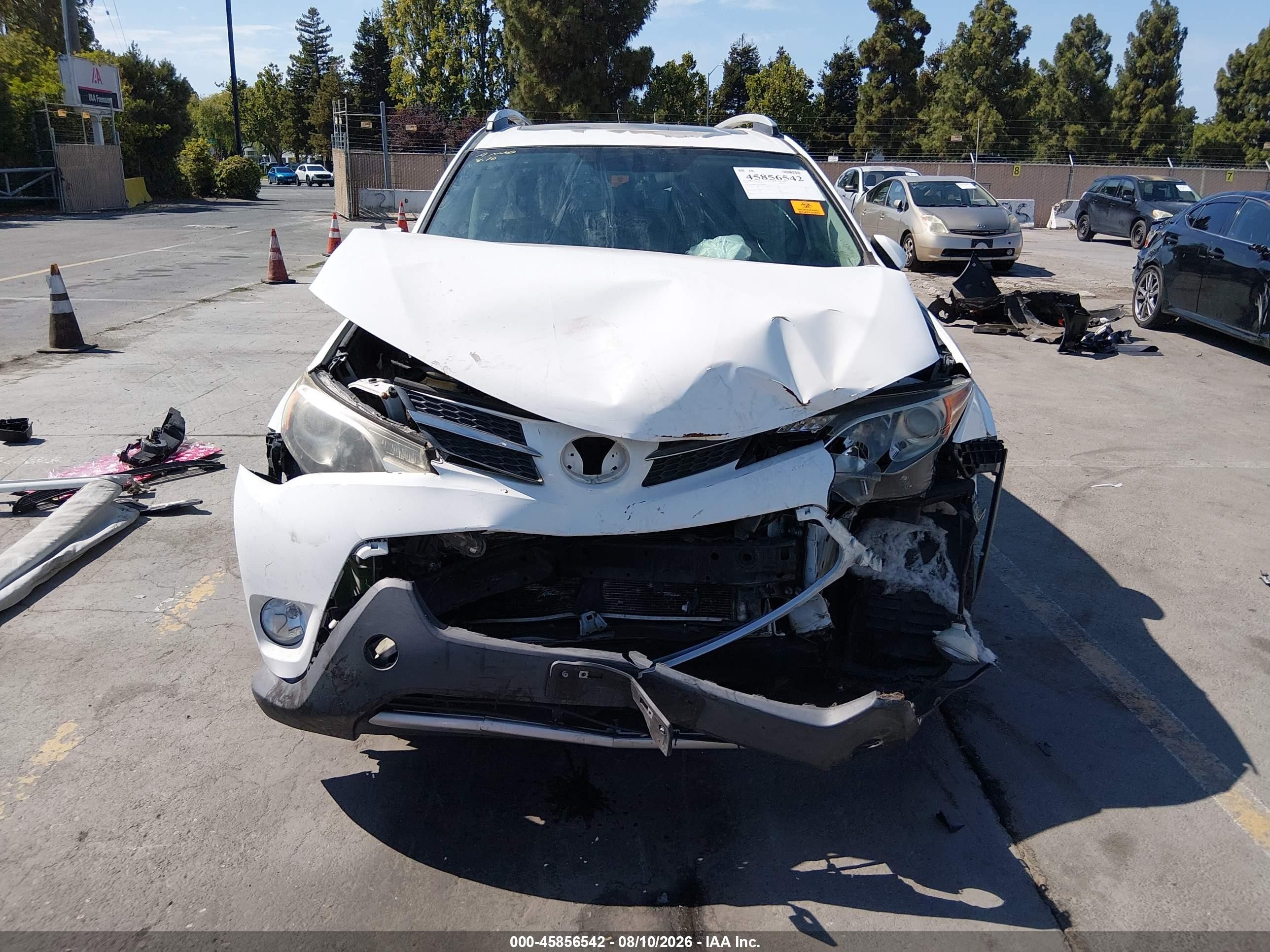 2014 Toyota Rav4 Xle White vin: 2T3RFREV2EW204994