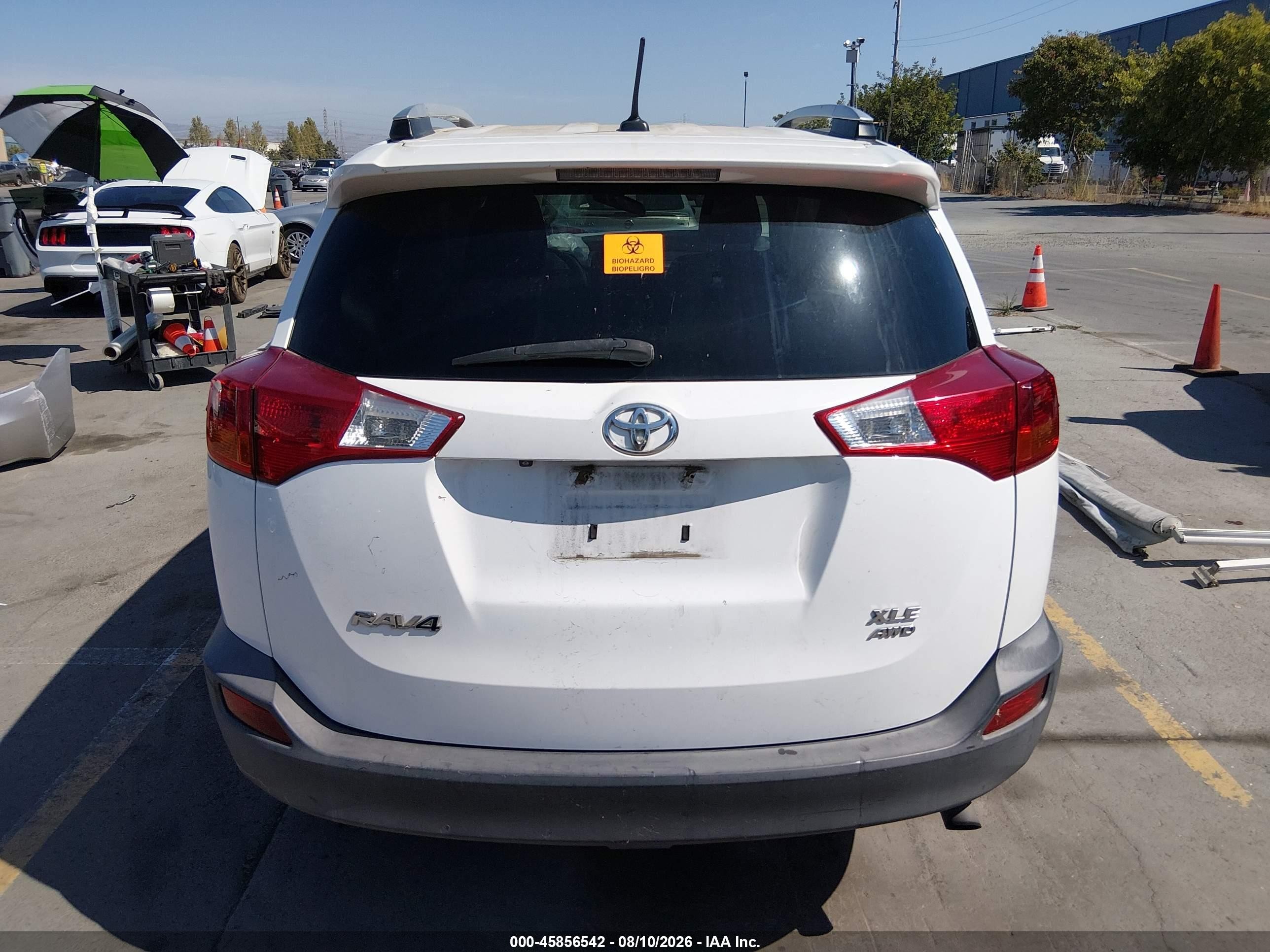 2014 Toyota Rav4 Xle White vin: 2T3RFREV2EW204994