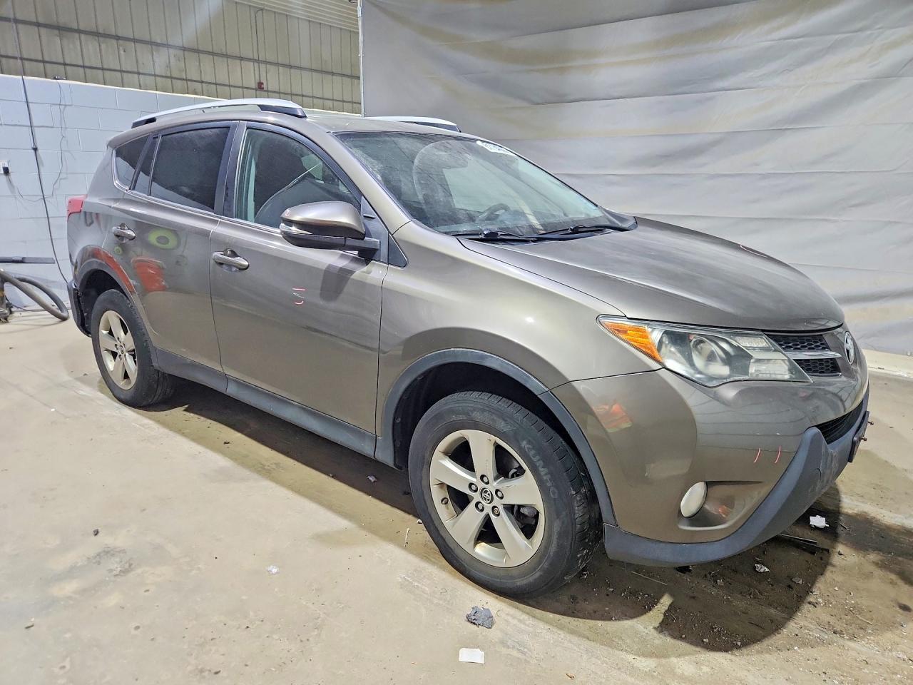 2015 Toyota Rav4 Xle Brown vin: 2T3RFREV2FW239021