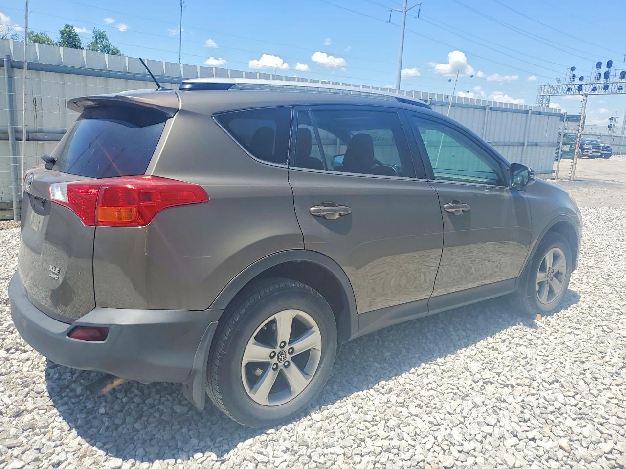 2015 Toyota Rav4 Xle Brown vin: 2T3RFREV2FW243229