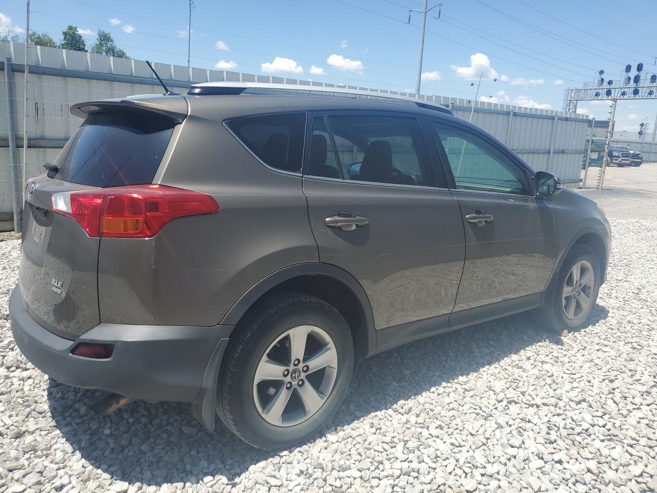 2015 Toyota Rav4 Xle Brown vin: 2T3RFREV2FW243229 Damage: Right Rear Door, Dent(S) W/No Paint Dmg, < 1/8 Inch