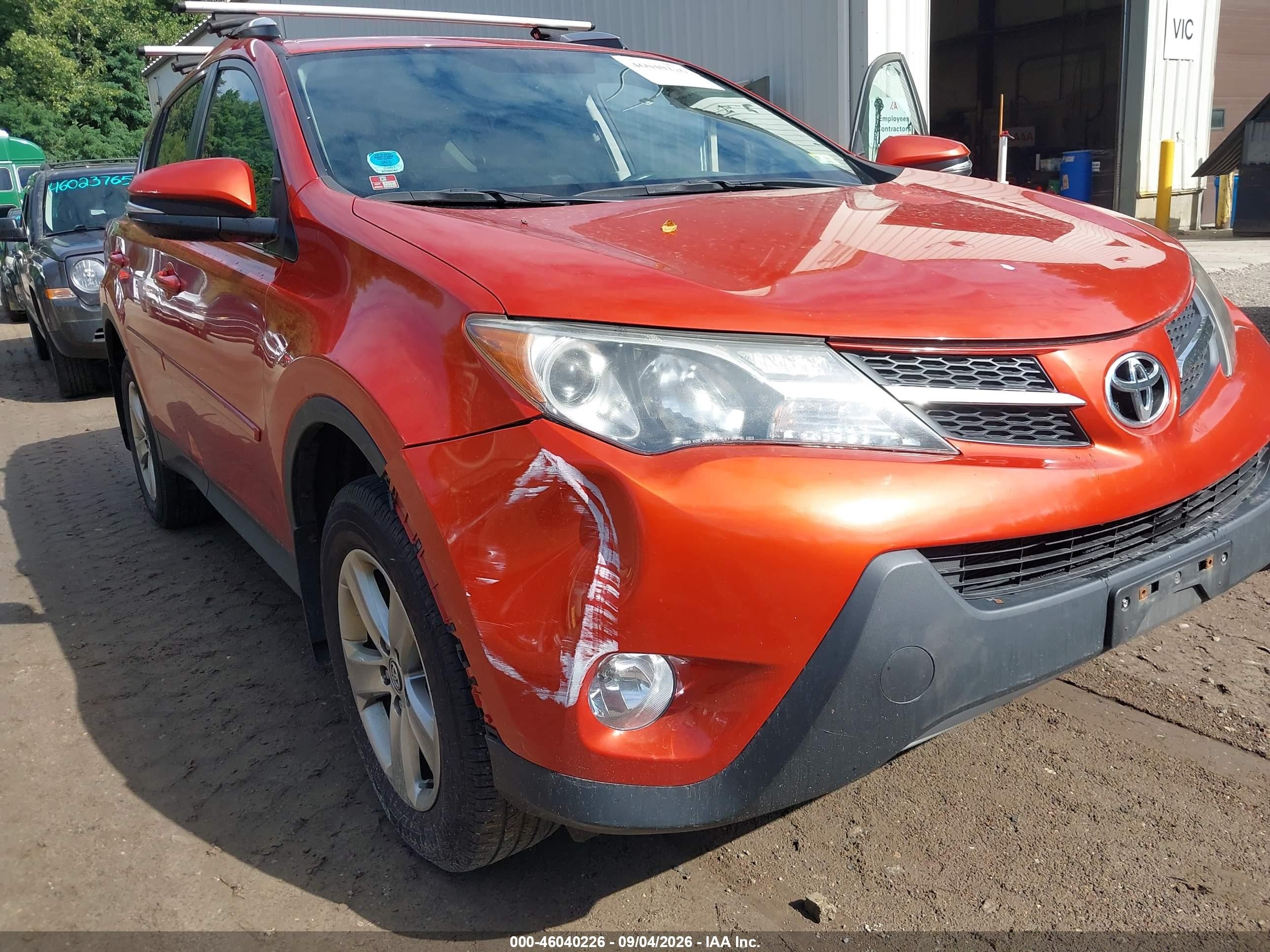 2015 Toyota Rav4 Xle Оранжевый vin: 2T3RFREV2FW353231
