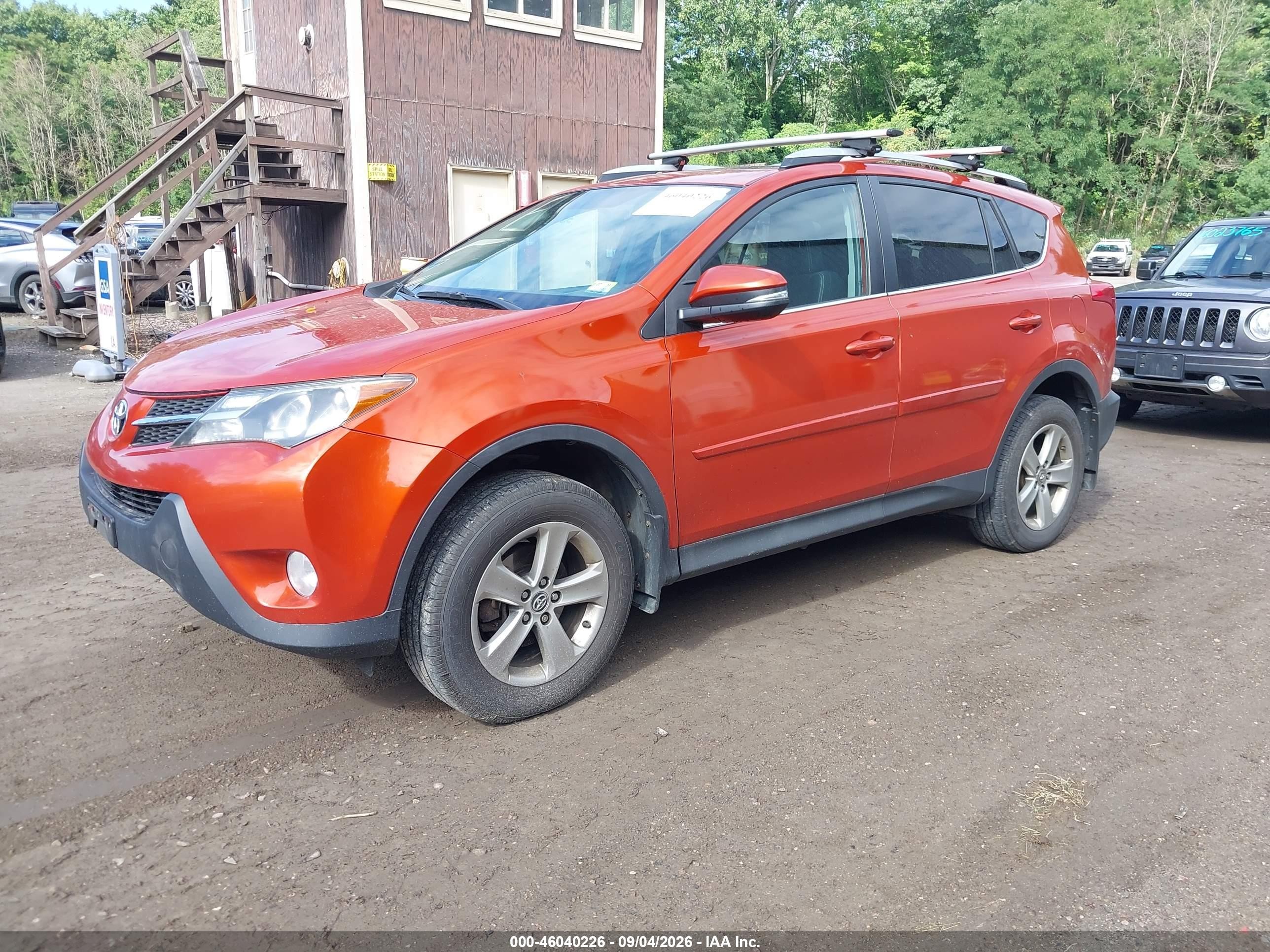 2015 Toyota Rav4 Xle Оранжевый vin: 2T3RFREV2FW353231