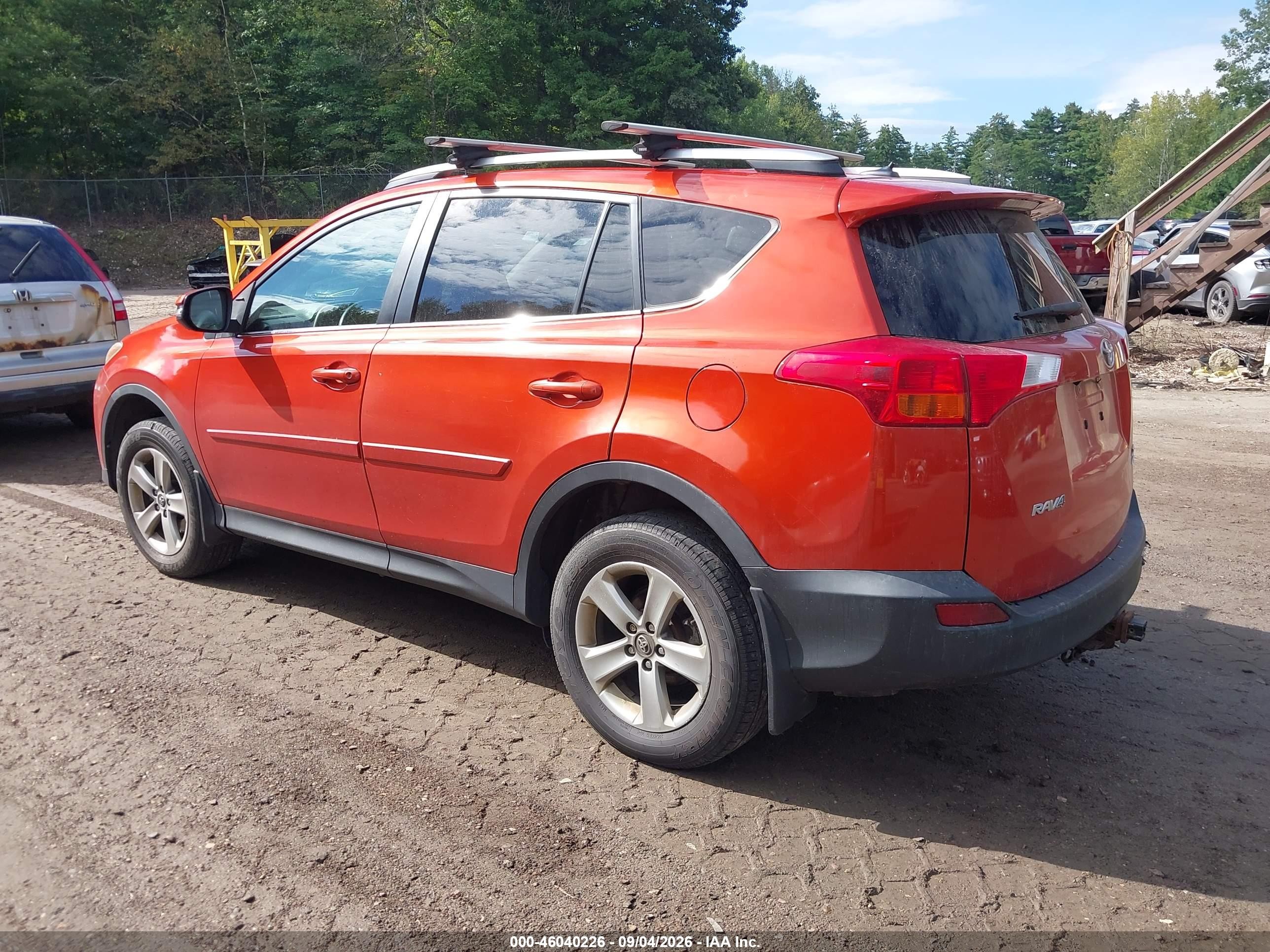 2015 Toyota Rav4 Xle Оранжевый vin: 2T3RFREV2FW353231