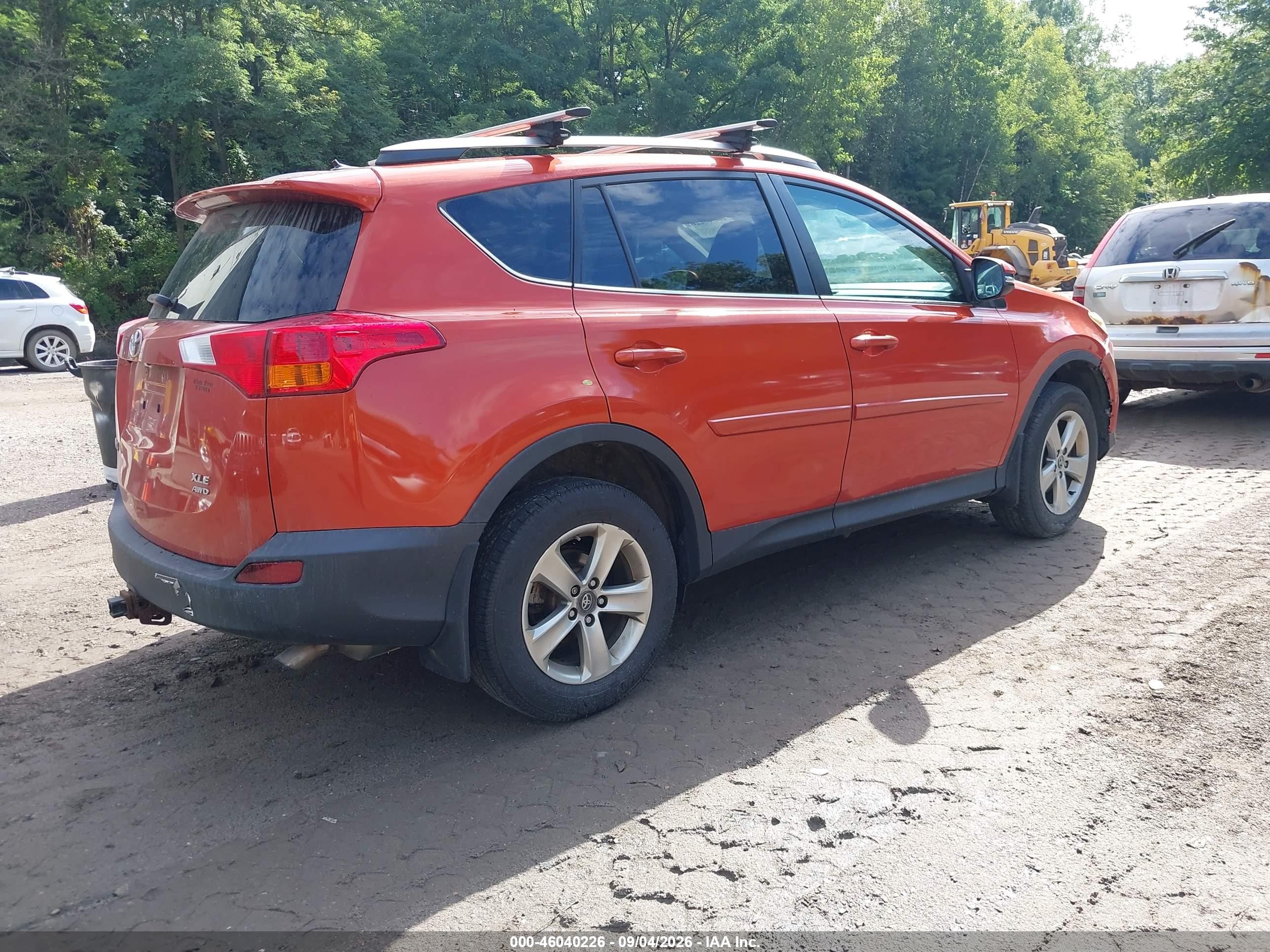 2015 Toyota Rav4 Xle Оранжевый vin: 2T3RFREV2FW353231