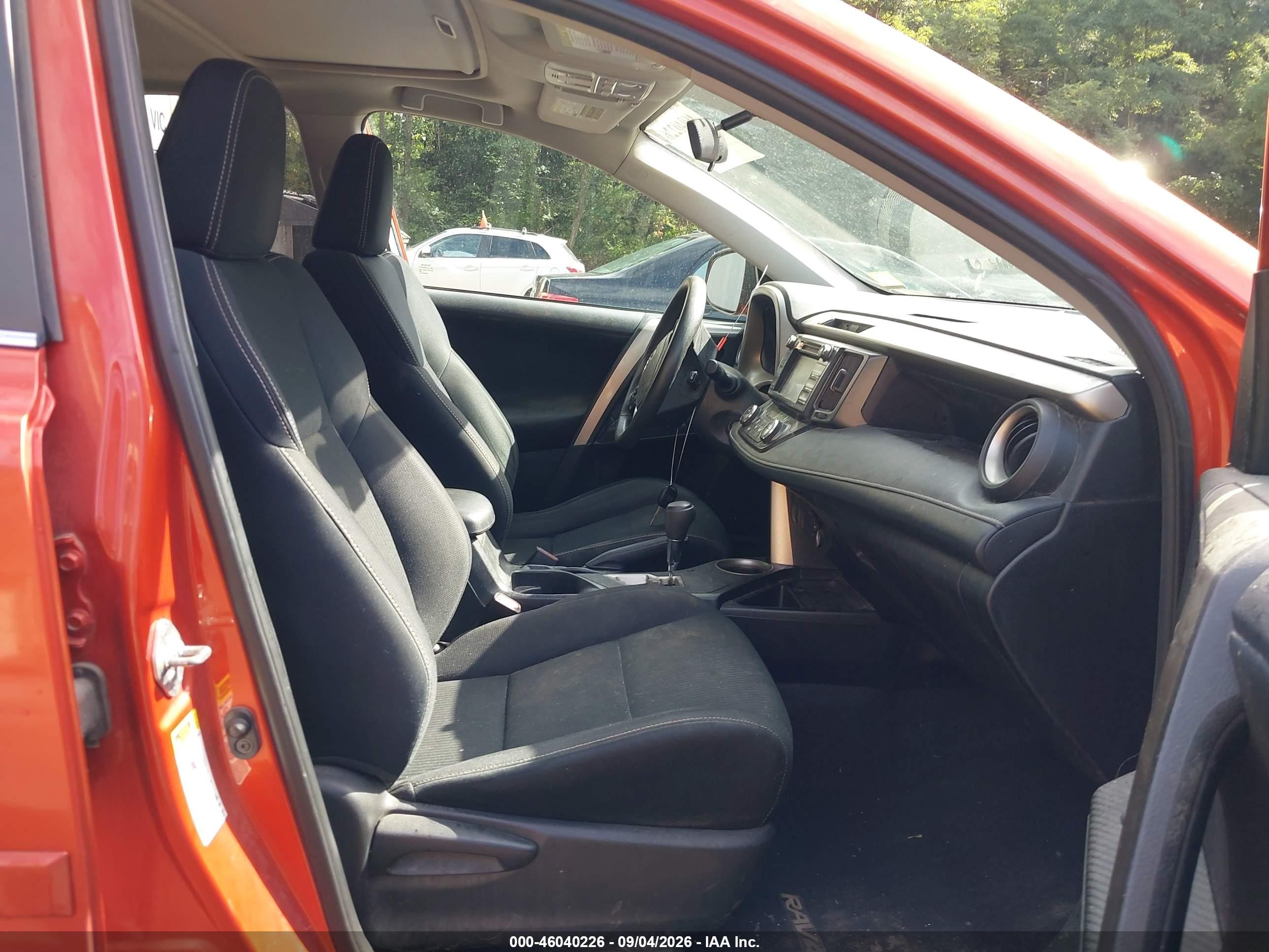 2015 Toyota Rav4 Xle Оранжевый vin: 2T3RFREV2FW353231